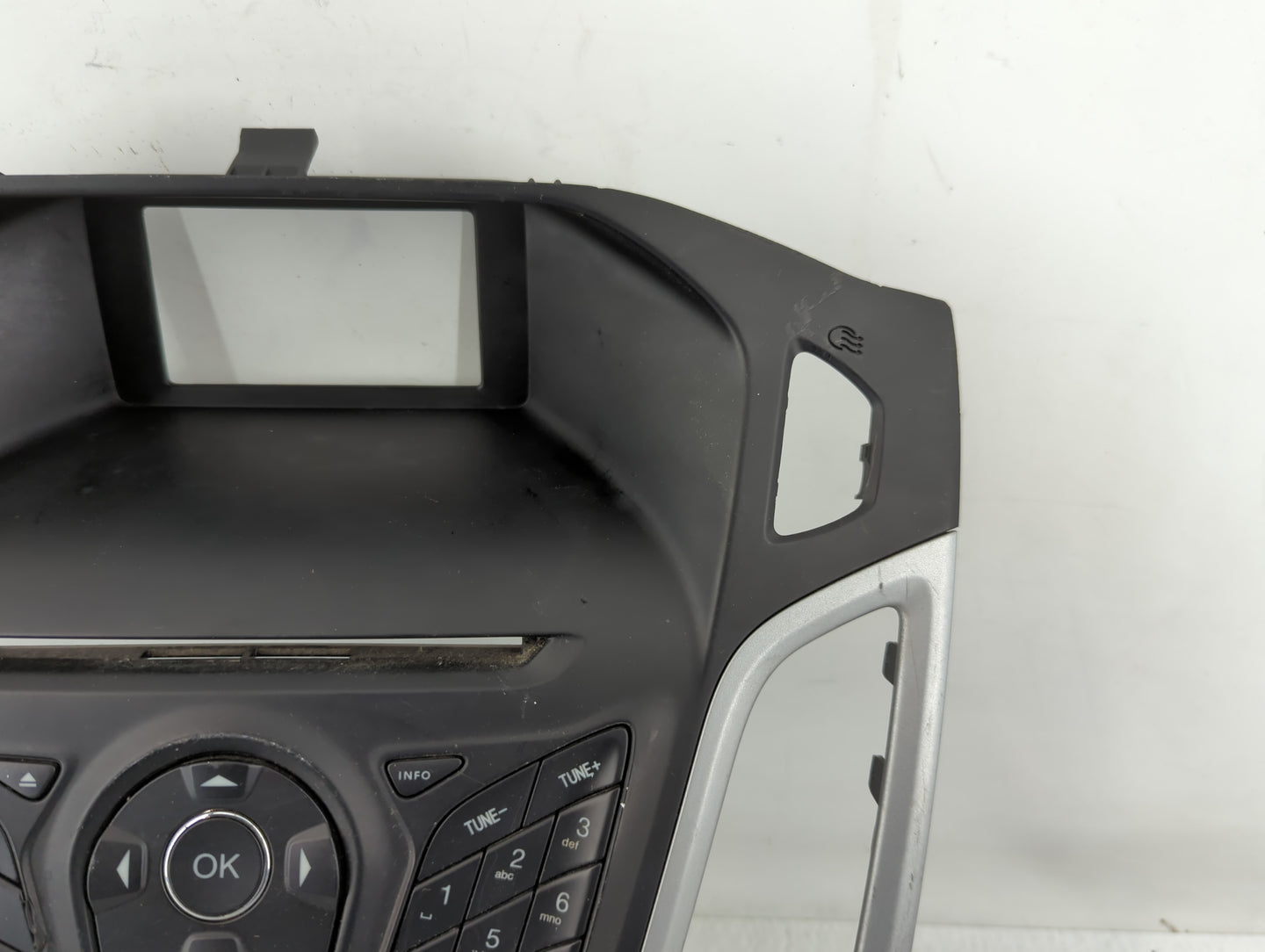 2018-2022 Chevrolet Traverse Radio AM FM Cd Player Receiver Replacement P/N:DM5T18K811KA 331 453 000 Fits OEM Used Auto Part
