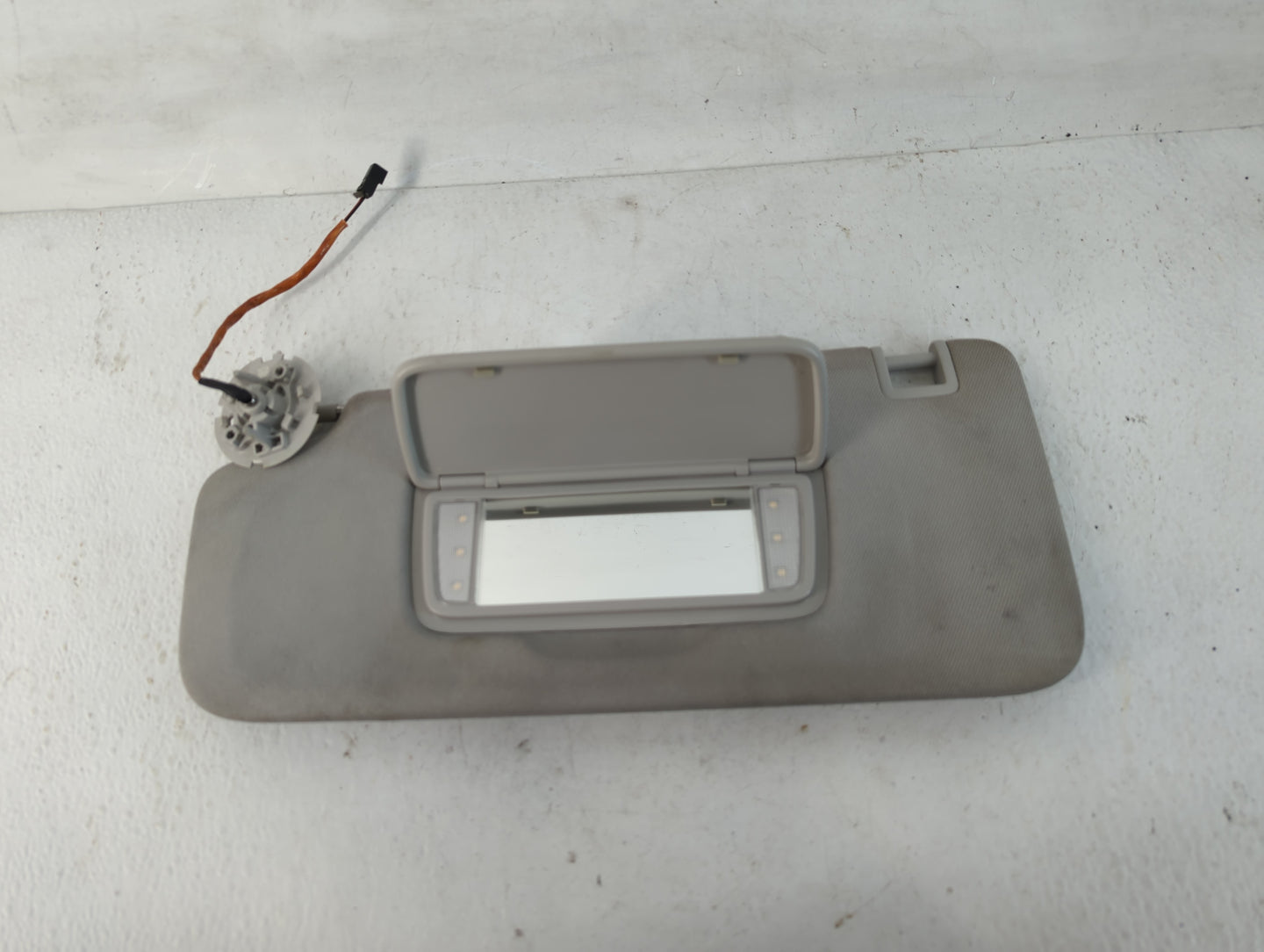 2018-2022 Chevrolet Traverse Sun Visor Shade Replacement Driver Left Mirror Fits Fits 2018 2019 2020 2021 2022 OEM Used Auto