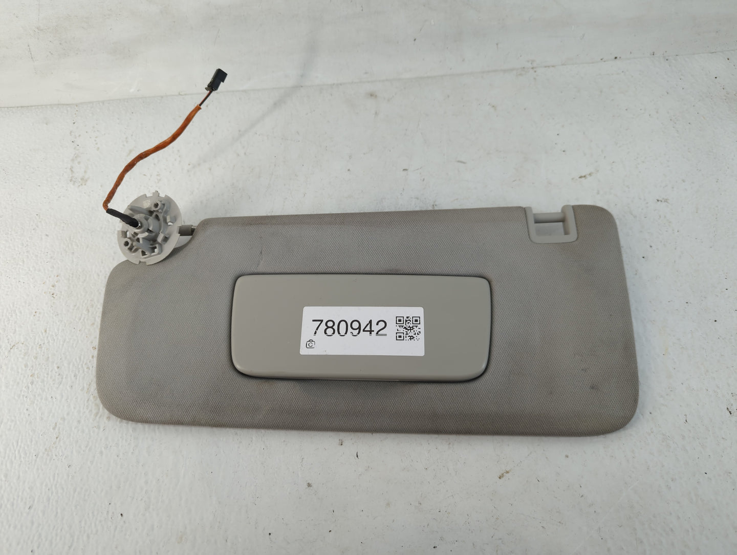 2018-2022 Chevrolet Traverse Sun Visor Shade Replacement Driver Left Mirror Fits Fits 2018 2019 2020 2021 2022 OEM Used Auto