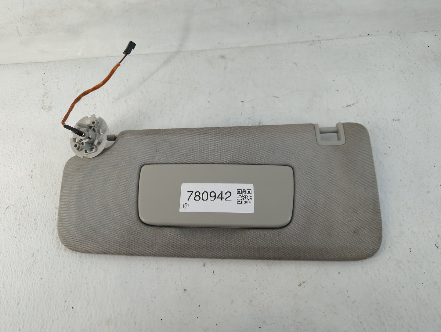 2018-2022 Chevrolet Traverse Sun Visor Shade Replacement Driver Left Mirror Fits Fits 2018 2019 2020 2021 2022 OEM Used Auto