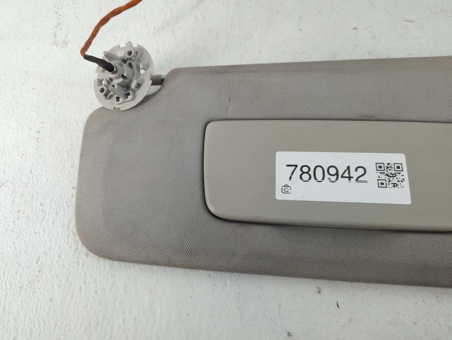 2018-2022 Chevrolet Traverse Sun Visor Shade Replacement Driver Left Mirror Fits Fits 2018 2019 2020 2021 2022 OEM Used Auto