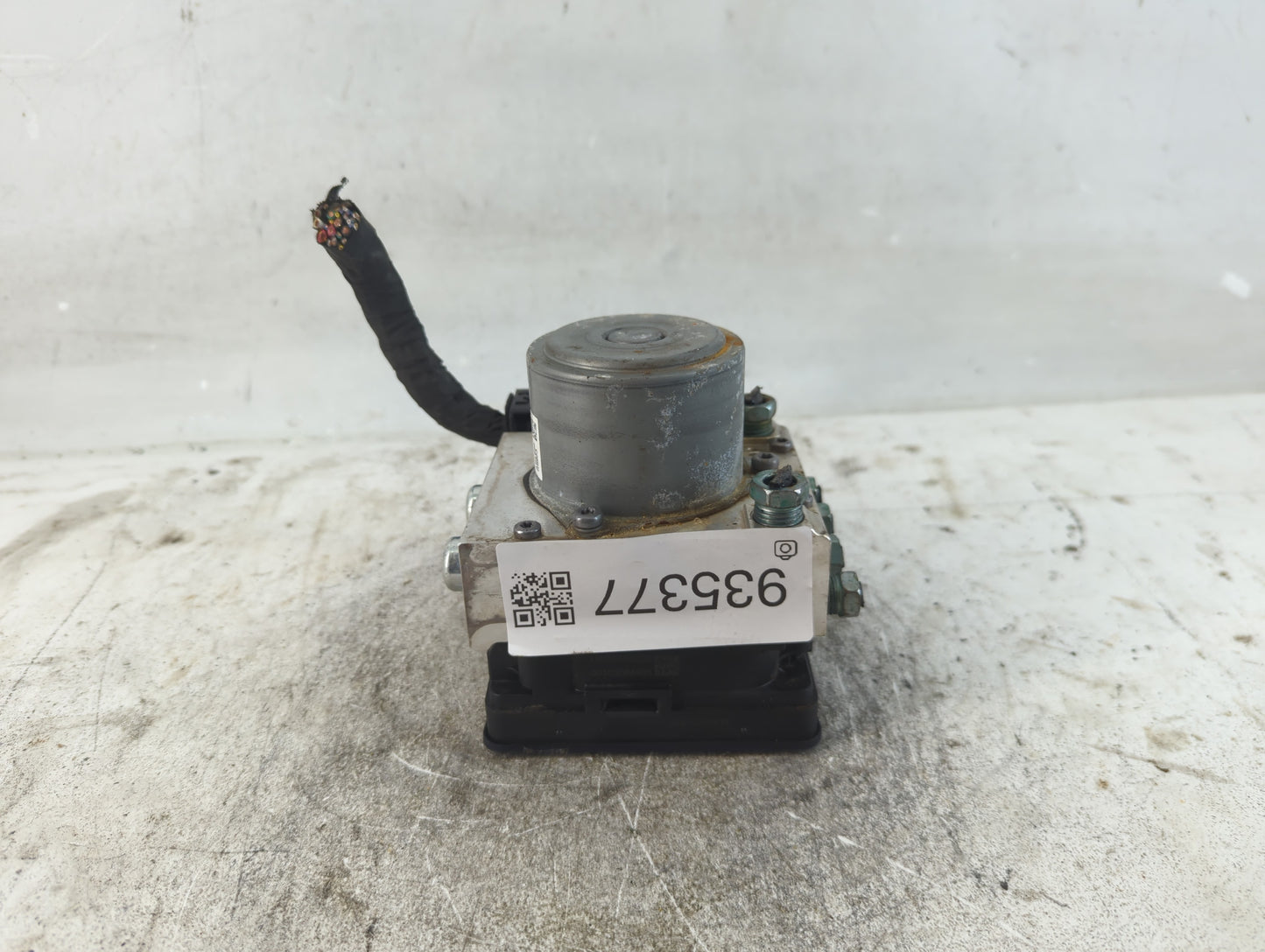 2019-2022 Chevrolet Traverse ABS Pump Control Module Replacement P/N:84738978 Fits Fits 2019 2020 2021 2022 OEM Used Auto Pa