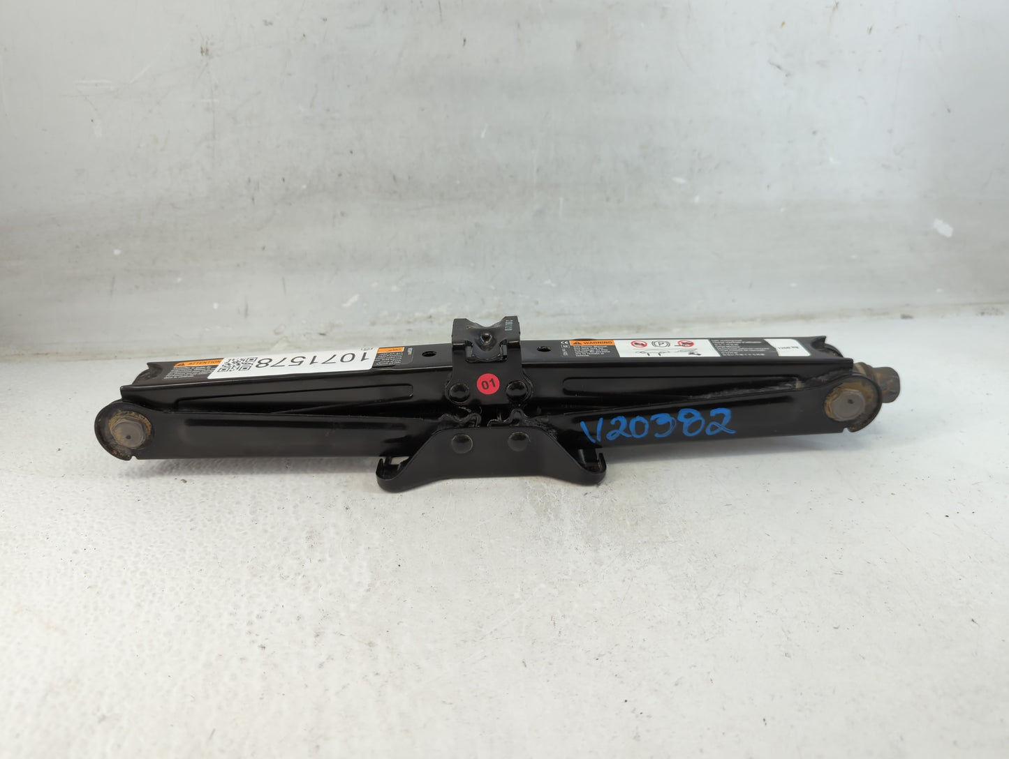 2020 Chevrolet Trax Spare Scissor Car Jack 1071578 - Oemusedautoparts1.com