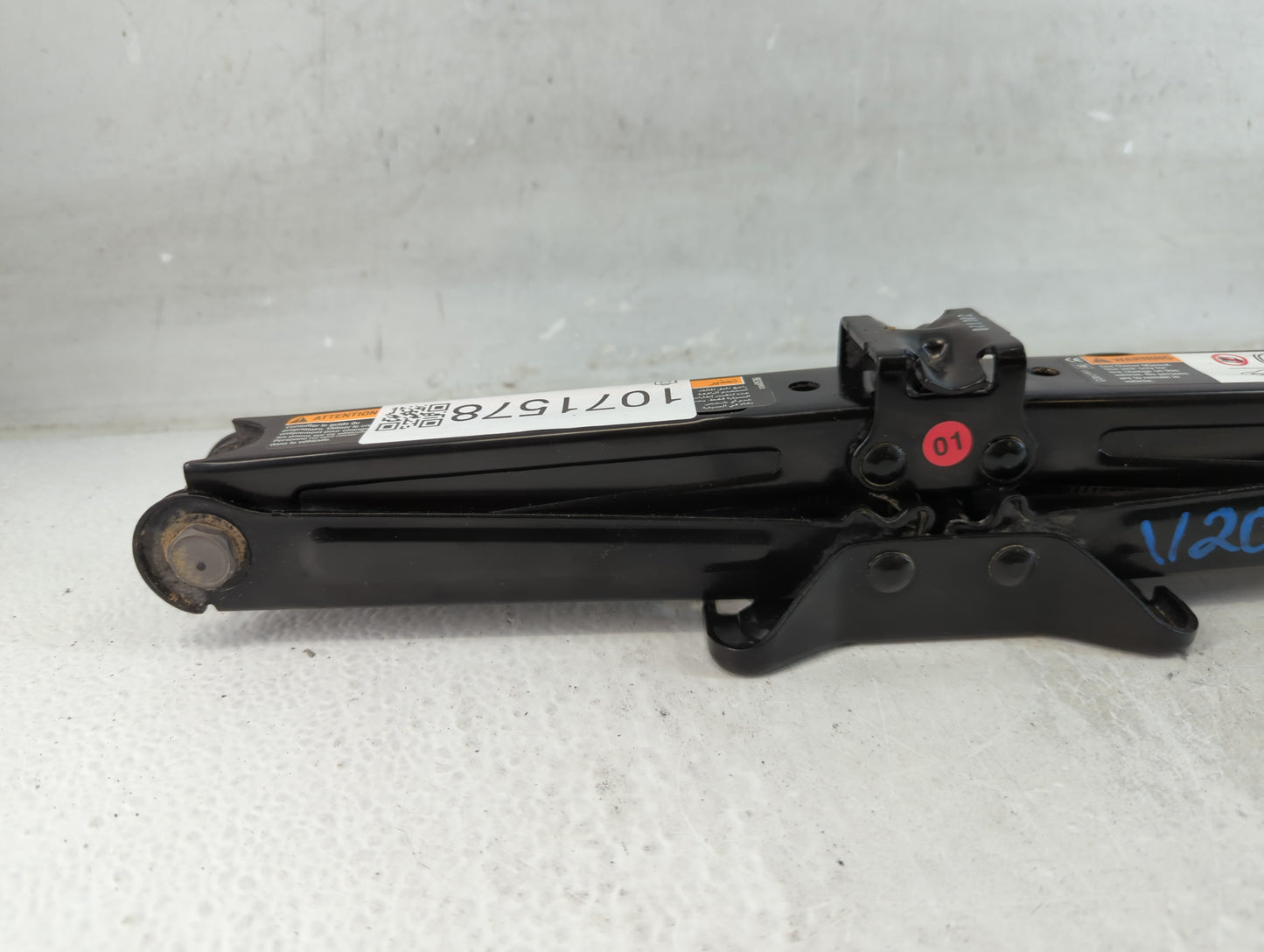 2020 Chevrolet Trax Spare Scissor Car Jack 1071578 - Oemusedautoparts1.com