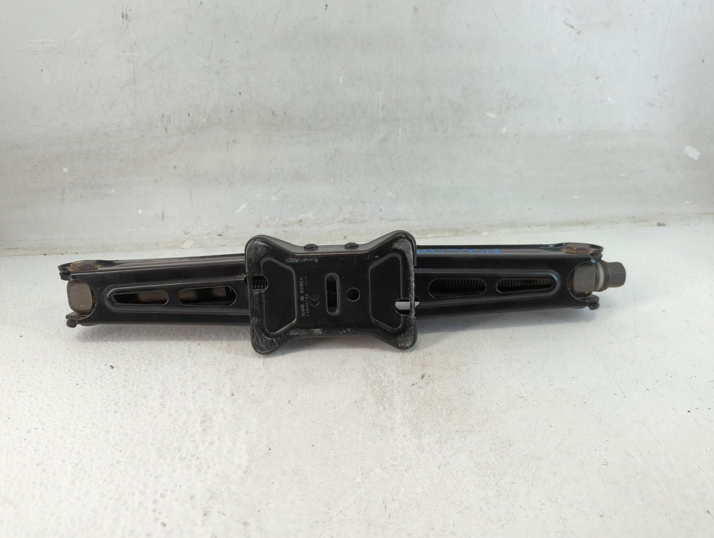 2020 Chevrolet Trax Spare Scissor Car Jack 1071578 - Oemusedautoparts1.com