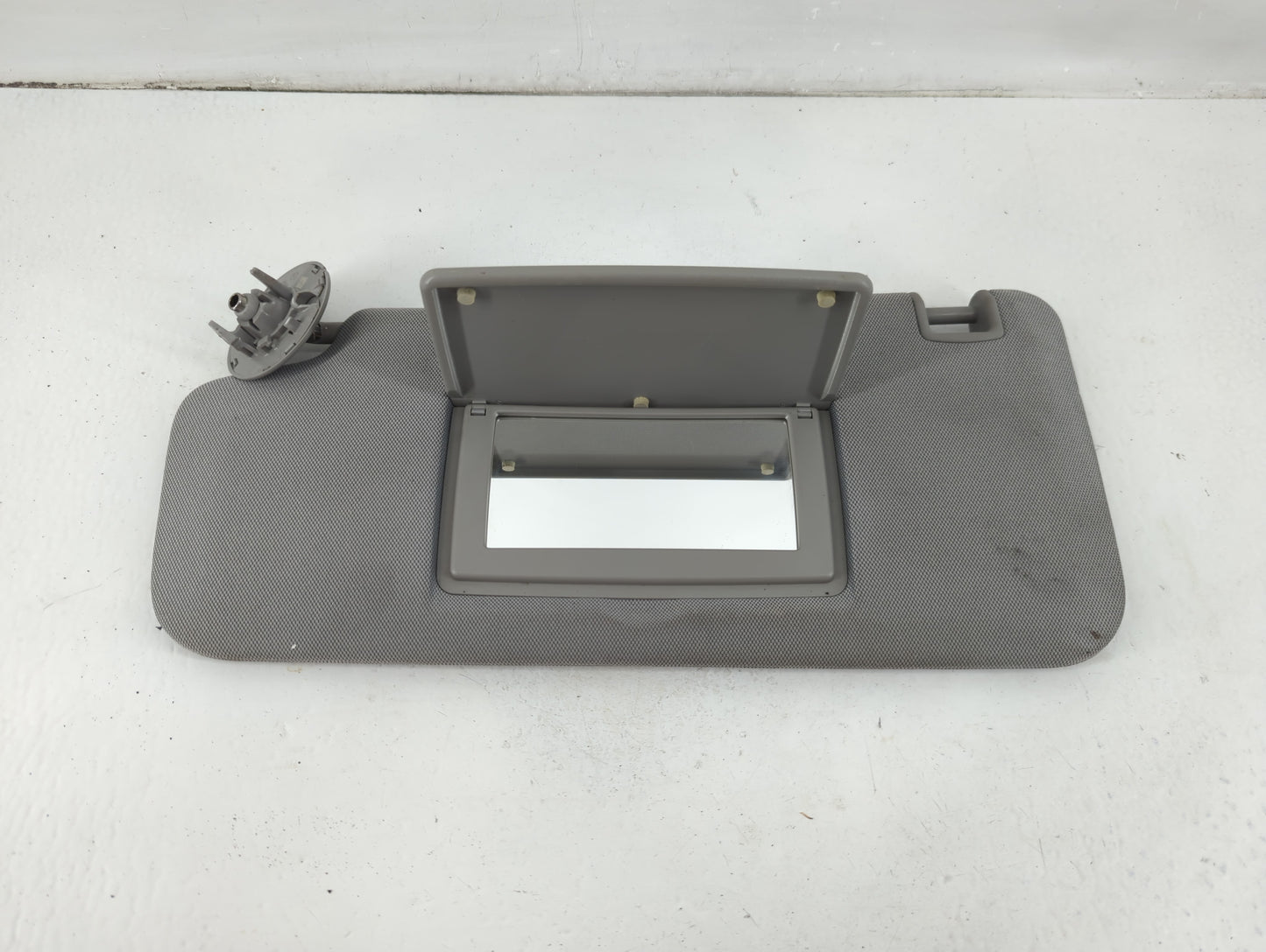 2017-2021 Chevrolet Trax Sun Visor Shade Replacement Driver Left Mirror Fits Fits 2017 2018 2019 2020 2021 OEM Used Auto Par