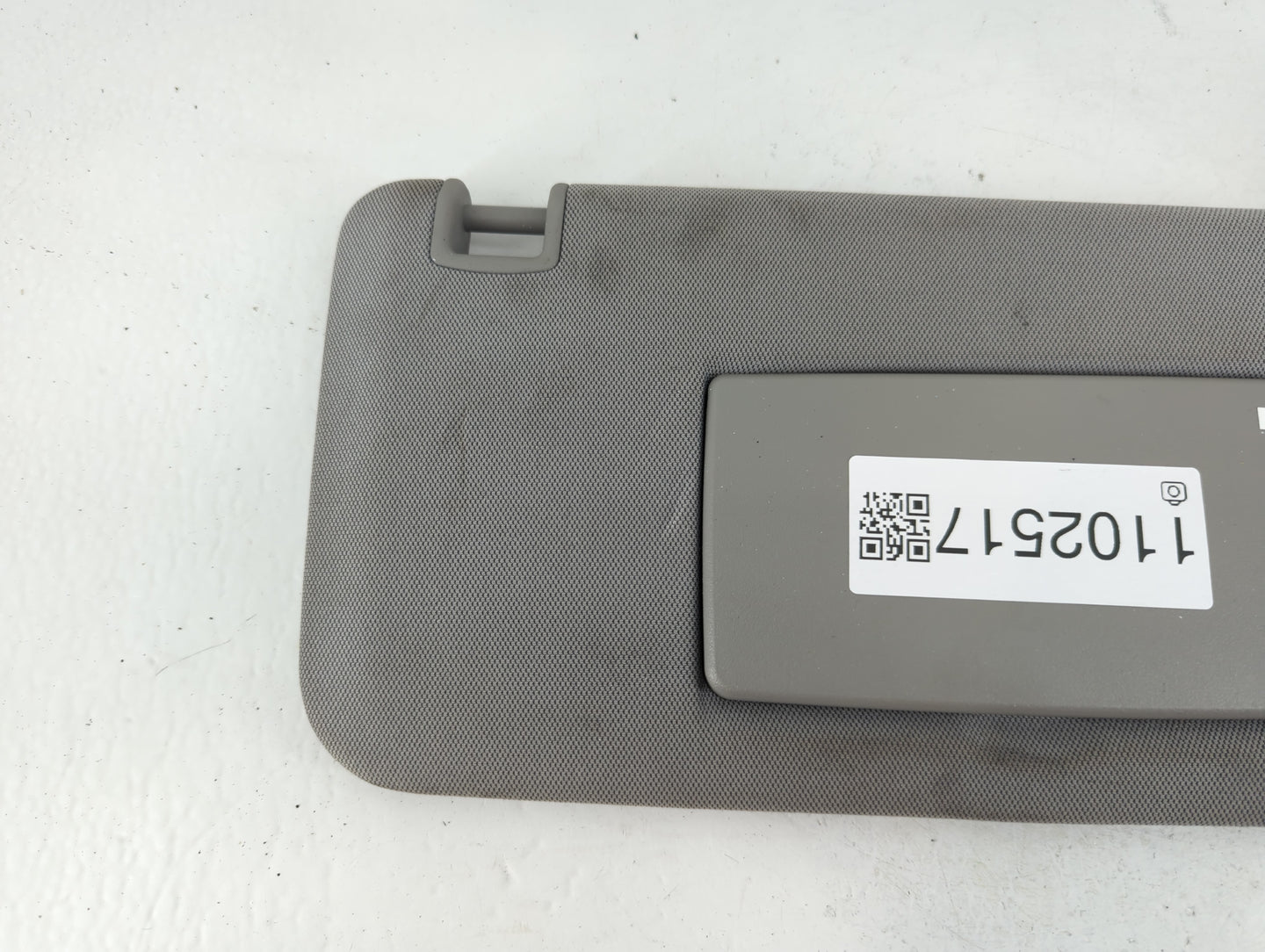 2017-2021 Chevrolet Trax Sun Visor Shade Replacement Passenger Right Mirror Fits Fits 2017 2018 2019 2020 2021 OEM Used Auto