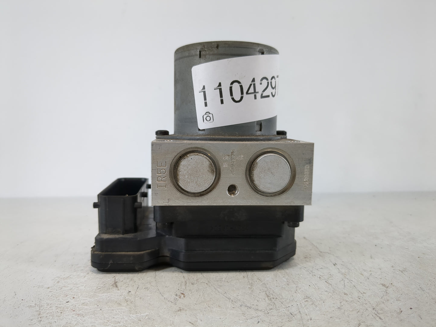2017-2021 Chevrolet Trax ABS Pump Control Module Replacement P/N:42643519 Fits Fits 2017 2018 2019 2020 2021 OEM Used Auto P