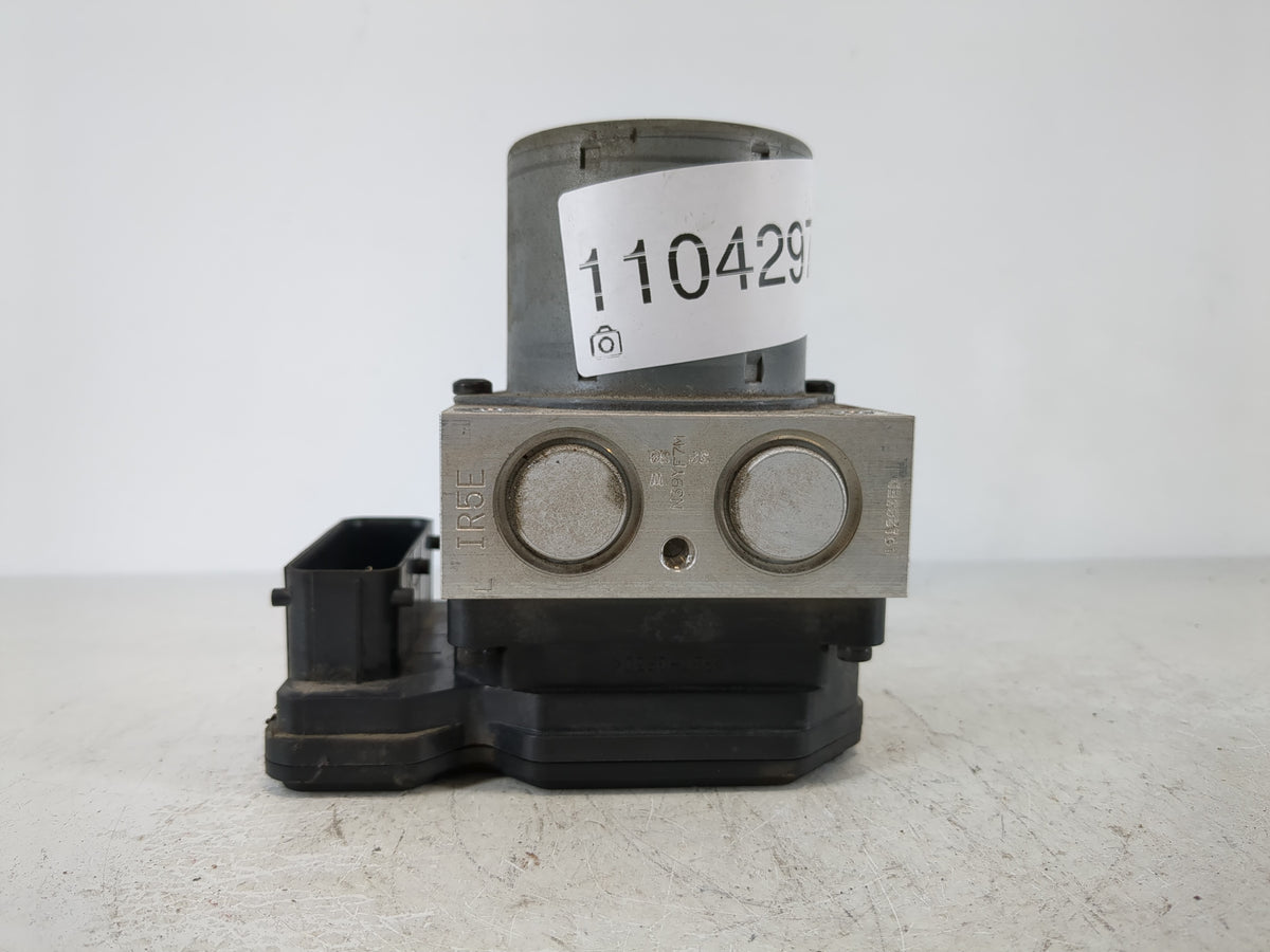 2017-2021 Chevrolet Trax Anti-Lock Brake ABS Pump Module Actuator OEM P/N:42643519 Fits Fits 2017 2018 2019 2020 2021 OEM Us