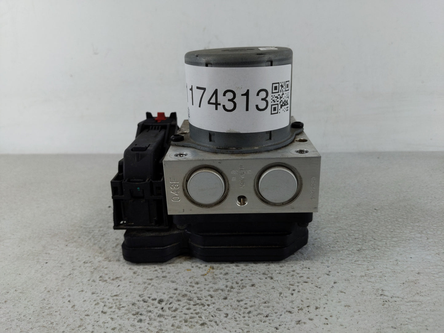 2017-2021 Chevrolet Trax ABS Pump Control Module Replacement P/N:42643519 Fits Fits 2017 2018 2019 2020 2021 OEM Used Auto P