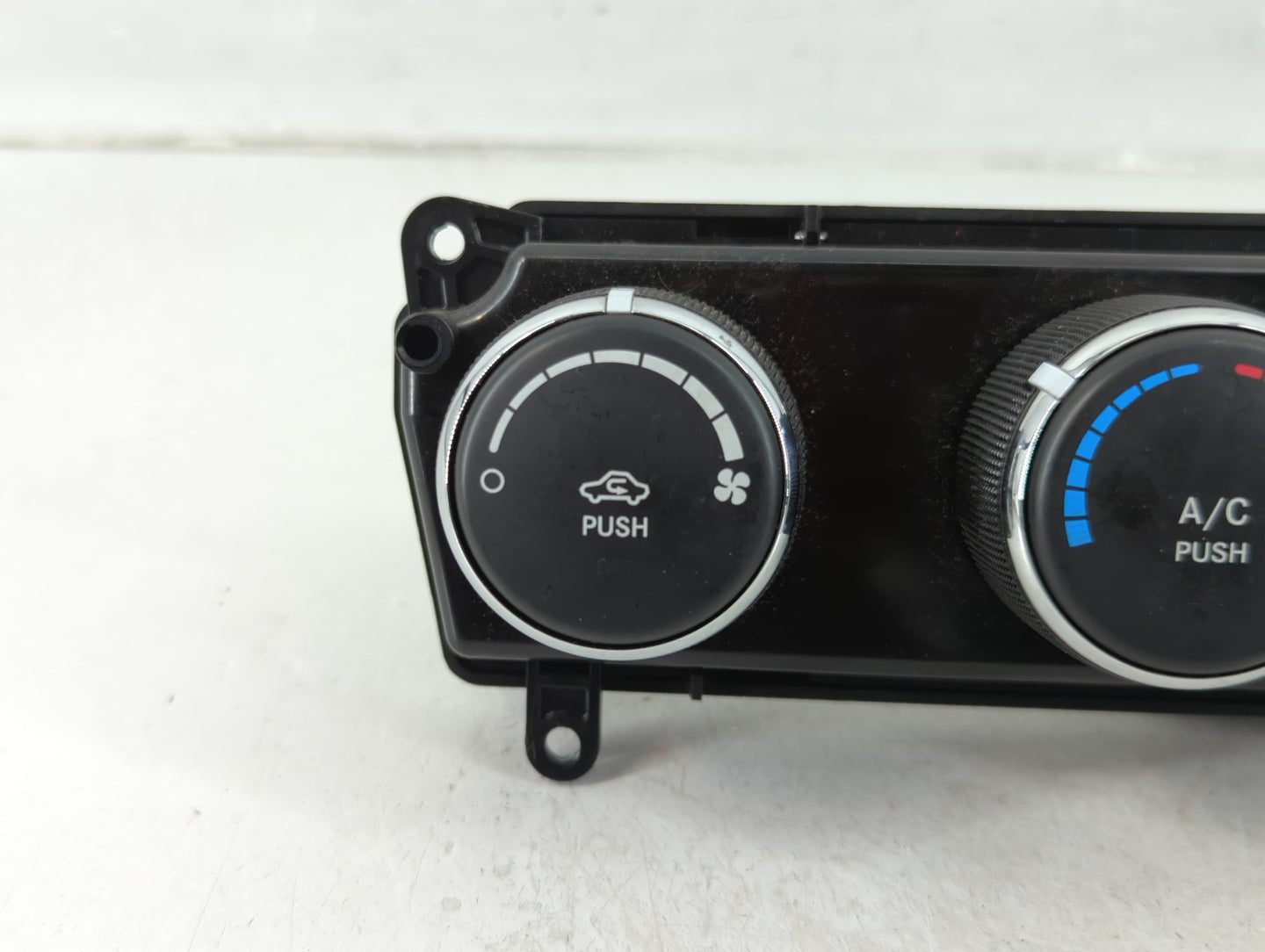 2017-2021 Chevrolet Trax Climate Control Module Temperature AC/Heater Replacement P/N:P55111278AF Fits OEM Used Auto Parts -