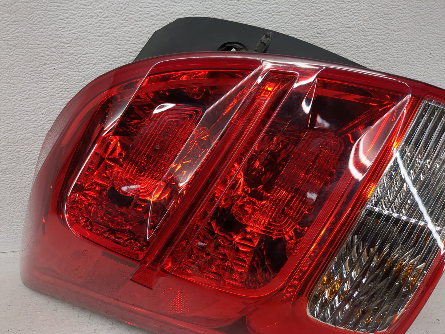 2013-2021 Chevrolet Trax Tail Light Assembly Driver Left OEM P/N:42599449 Fits Fits 2013 2014 2015 2016 2017 2018 2019 2020 