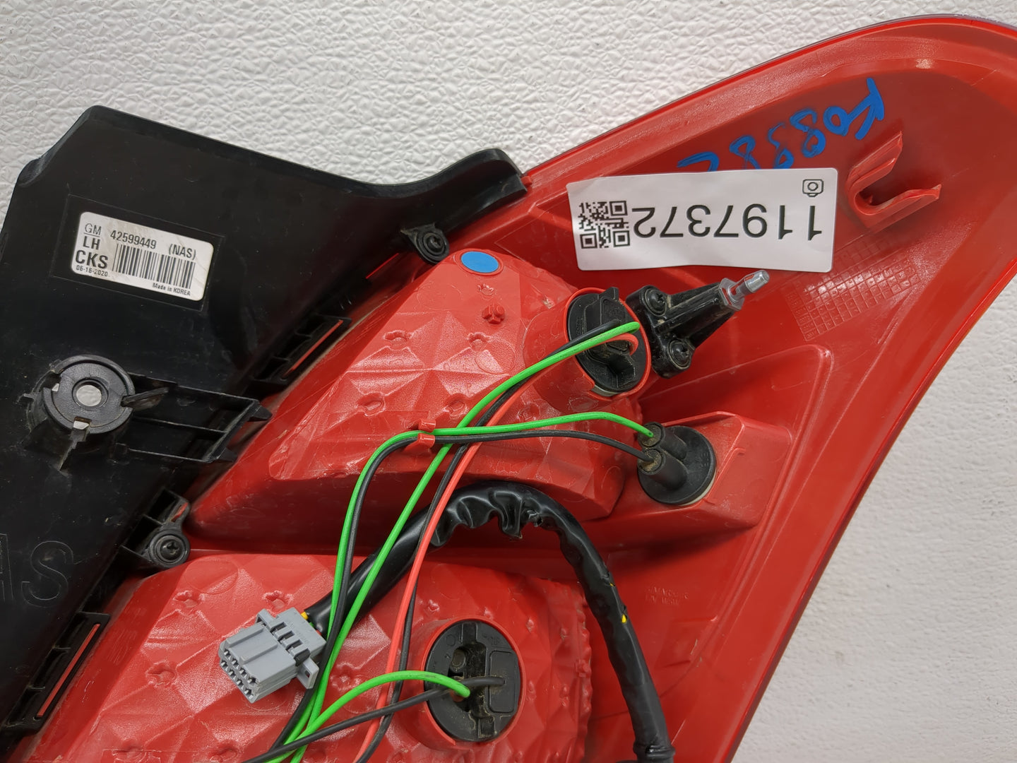 2013-2021 Chevrolet Trax Tail Light Assembly Driver Left OEM P/N:42599449 Fits Fits 2013 2014 2015 2016 2017 2018 2019 2020 