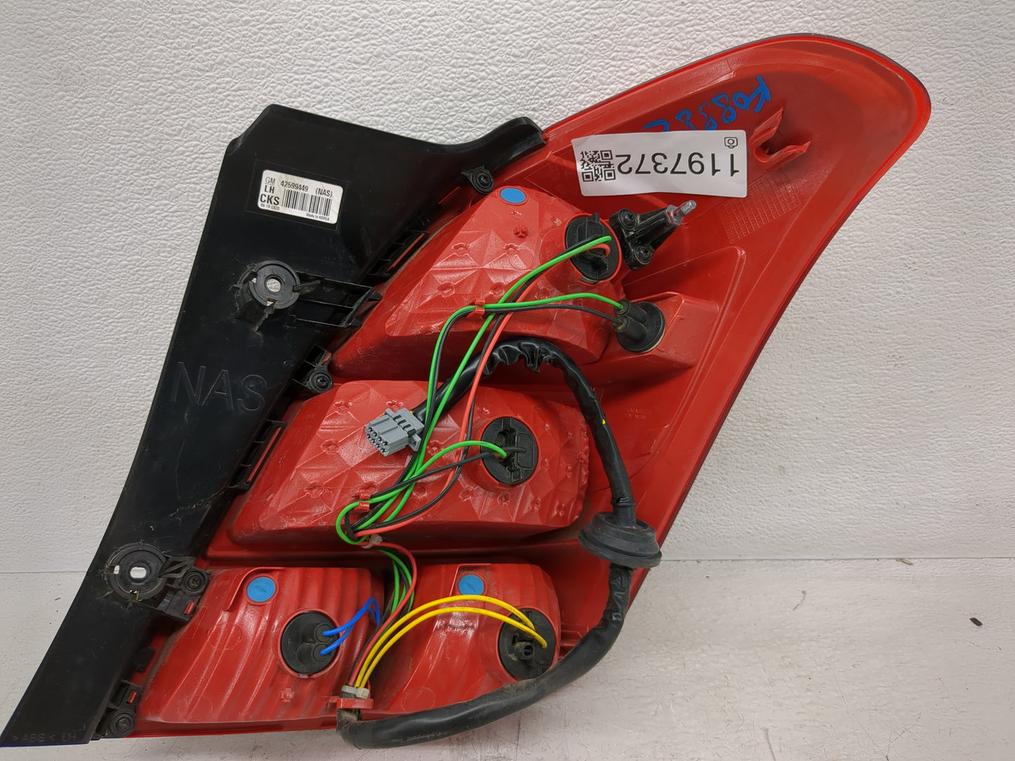 2013-2021 Chevrolet Trax Tail Light Assembly Driver Left OEM P/N:42599449 Fits Fits 2013 2014 2015 2016 2017 2018 2019 2020 