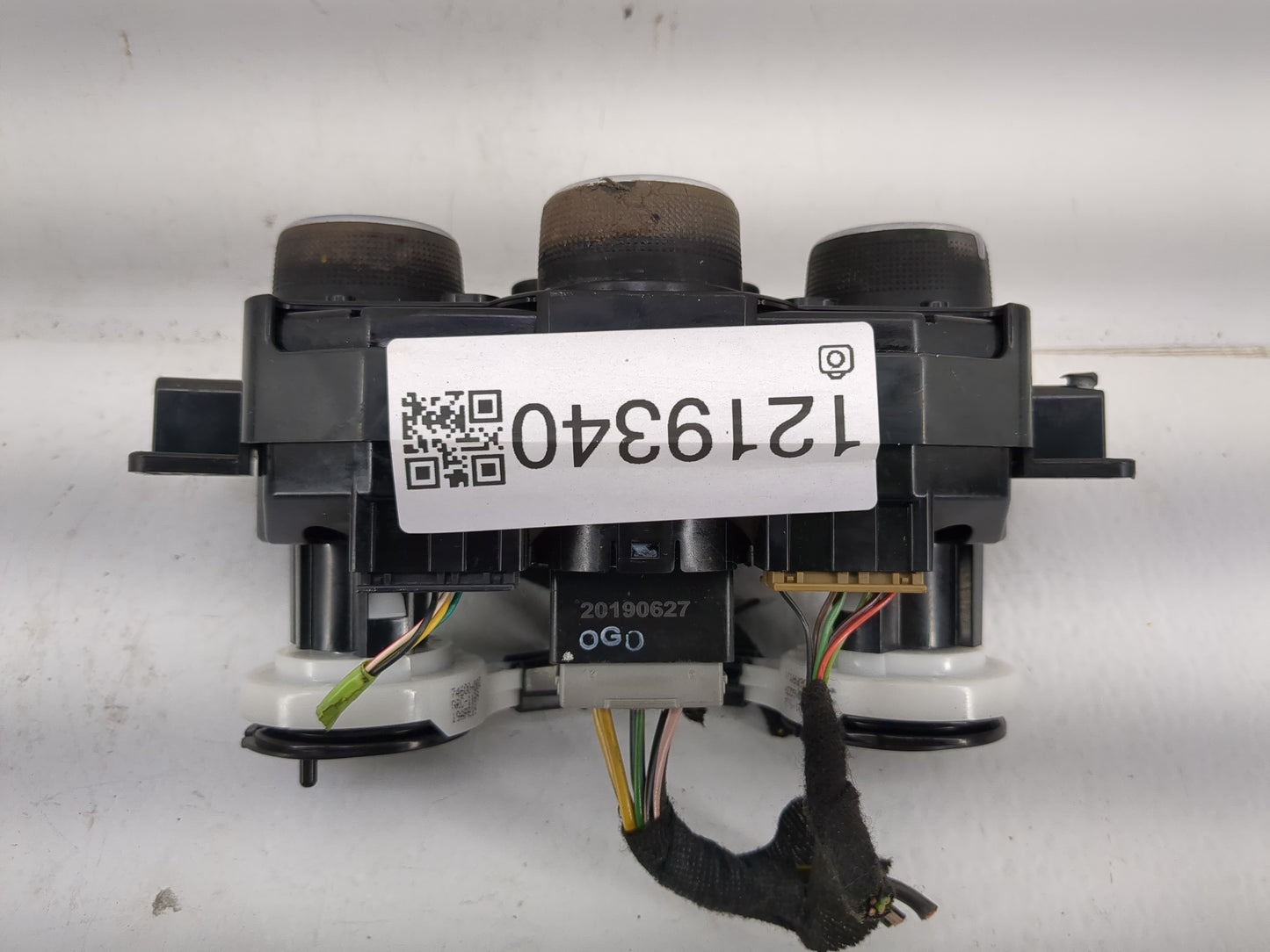 2017-2021 Chevrolet Trax Climate Control Module Temperature AC/Heater Replacement P/N:42588188 Fits Fits 2017 2018 2019 2020