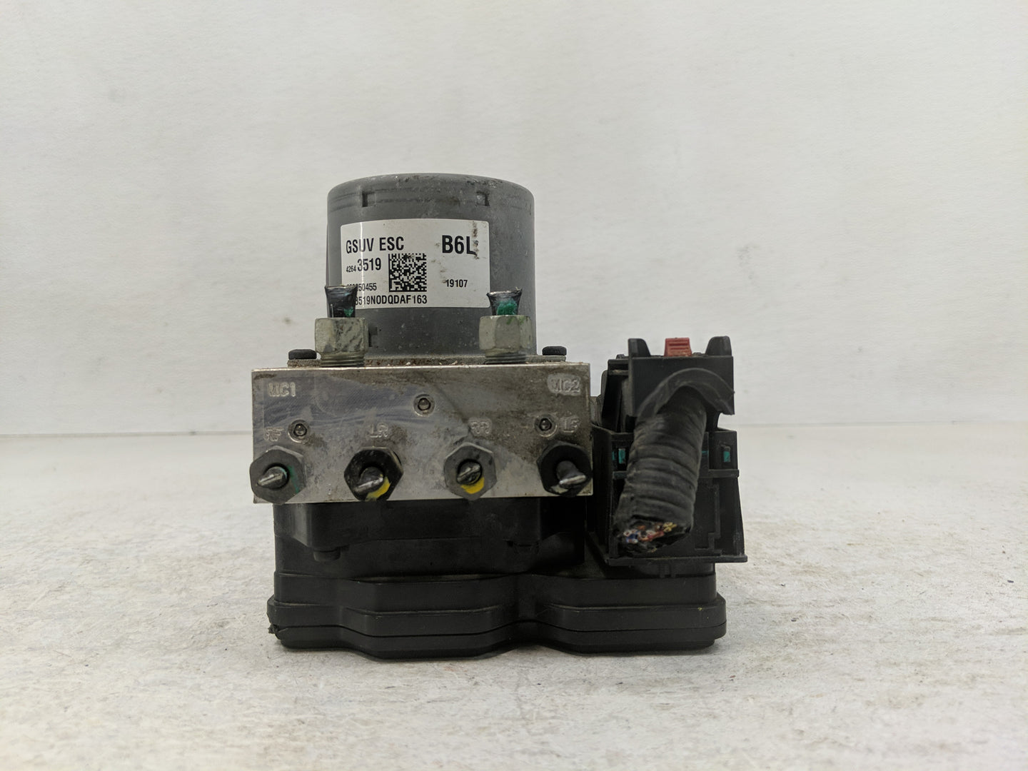 2017-2021 Chevrolet Trax ABS Pump Control Module Replacement P/N:42643519 Fits Fits 2017 2018 2019 2020 2021 OEM Used Auto P