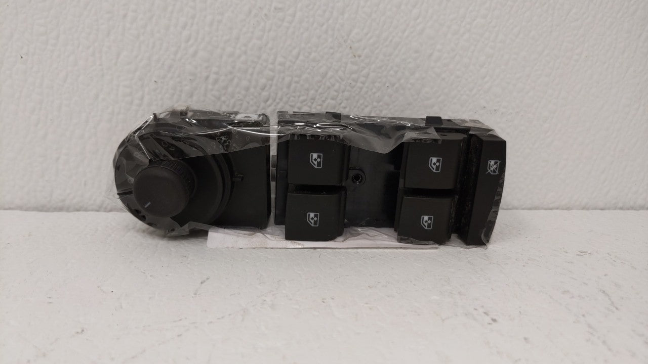 2020 Chevrolet Trax Master Power Window Switch Replacement Driver Side Left P/N:13408454 Fits OEM Used Auto Parts - Oemuseda
