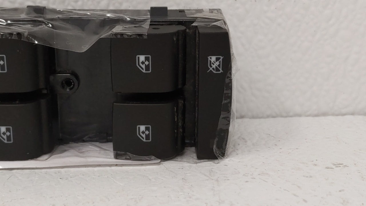 2020 Chevrolet Trax Master Power Window Switch Replacement Driver Side Left P/N:13408454 Fits OEM Used Auto Parts - Oemuseda