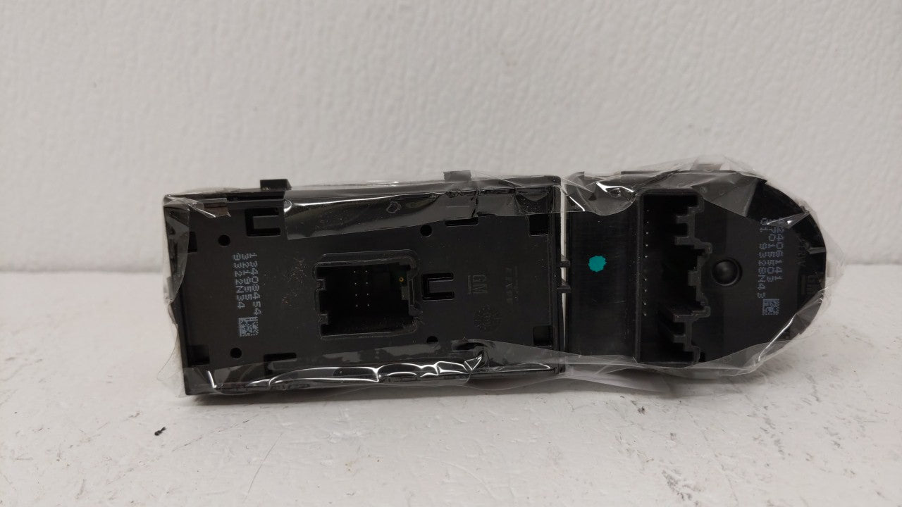 2020 Chevrolet Trax Master Power Window Switch Replacement Driver Side Left P/N:13408454 Fits OEM Used Auto Parts - Oemuseda