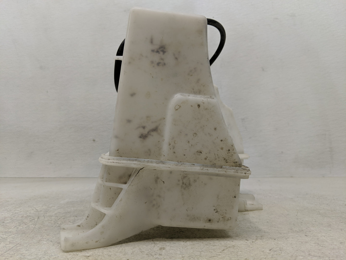 2015-2021 Chevrolet Trax Windshield Washer Fluid Reservoir Bottle Oem - Oemusedautoparts1.com