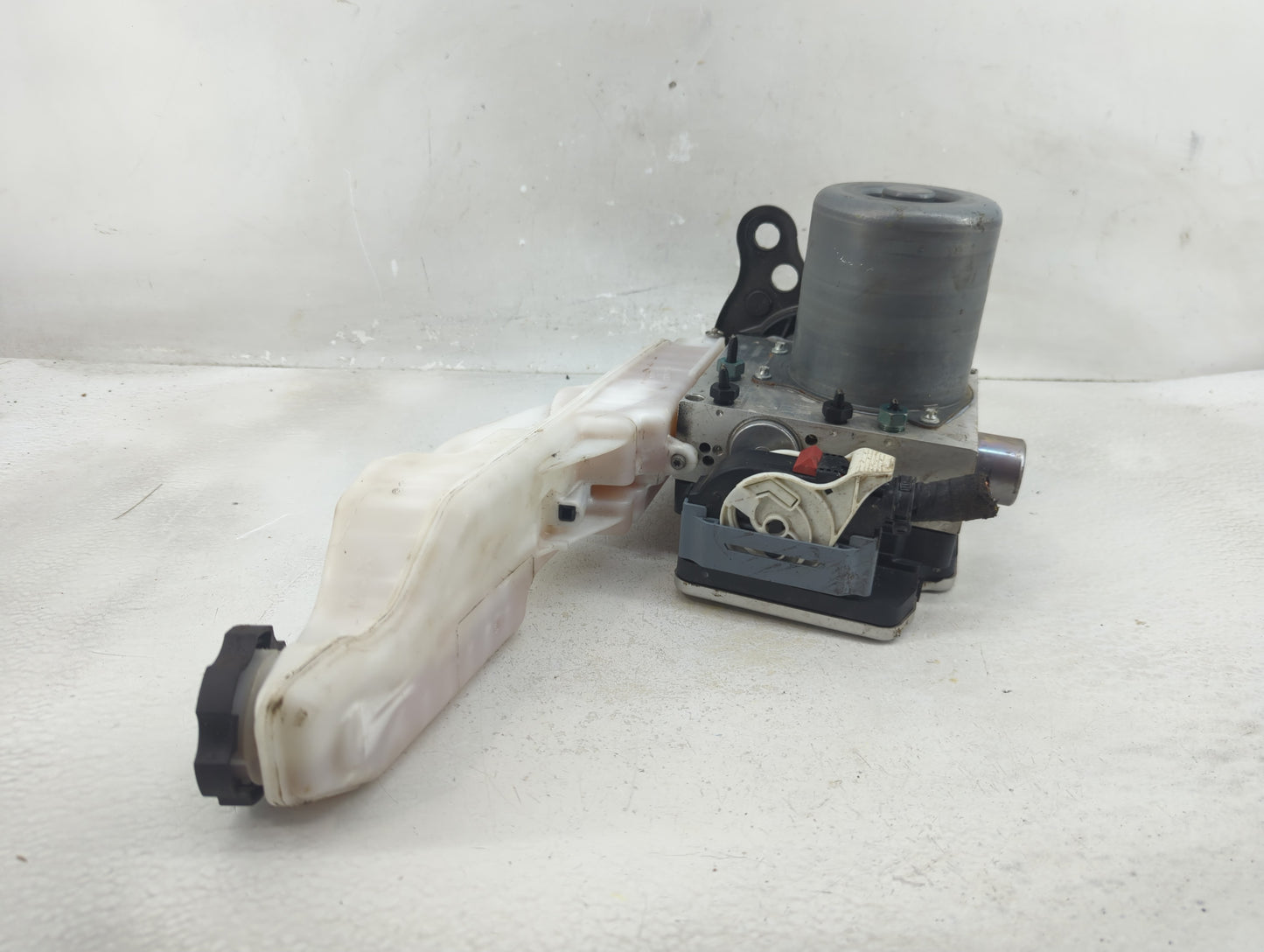 2013-2021 Chevrolet Trax Power Brake Booster Oem 1313843 - Oemusedautoparts1.com
