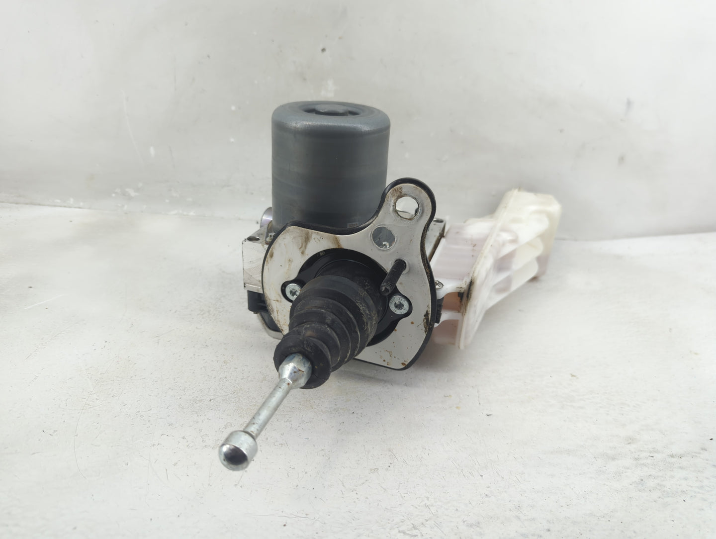 2013-2021 Chevrolet Trax Power Brake Booster Oem 1313843 - Oemusedautoparts1.com