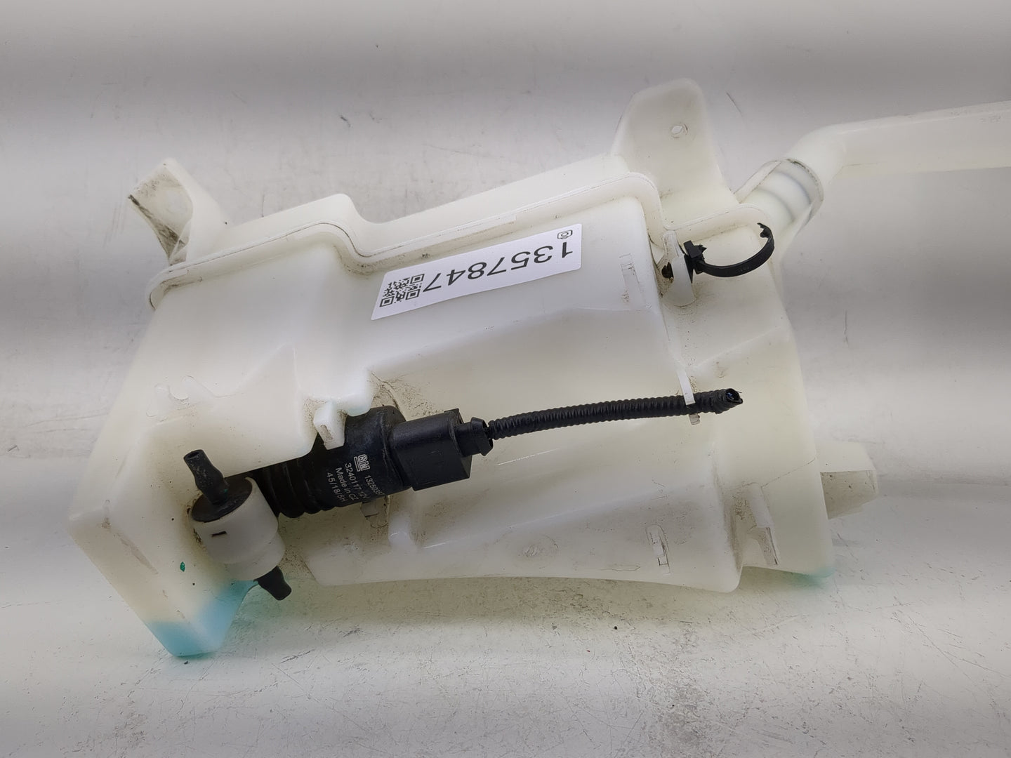 2015-2021 Chevrolet Trax Windshield Washer Fluid Reservoir Bottle Oem - Oemusedautoparts1.com