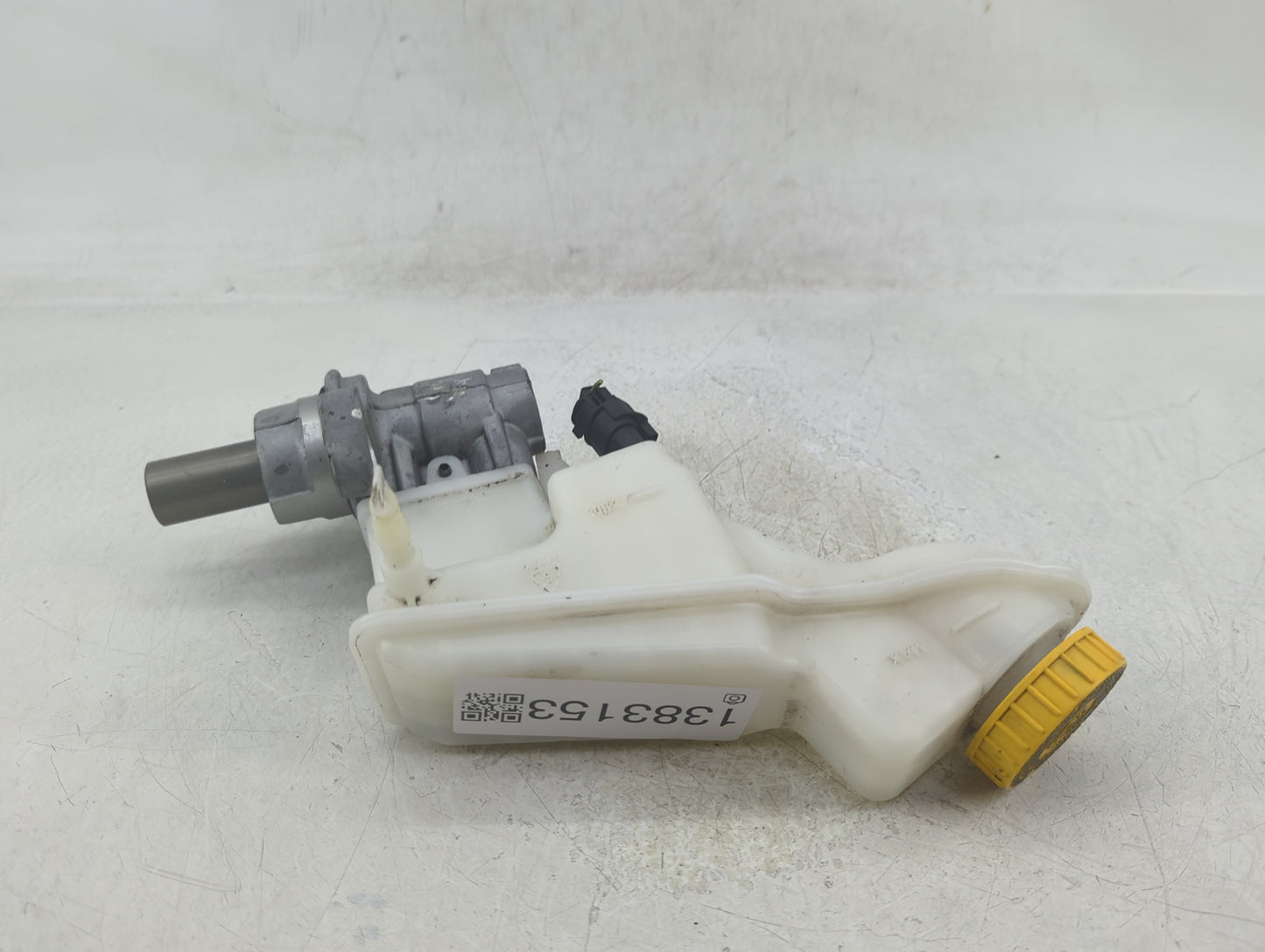 2013-2021 Chevrolet Trax Brake Master Cylinder 1383153 - Oemusedautoparts1.com