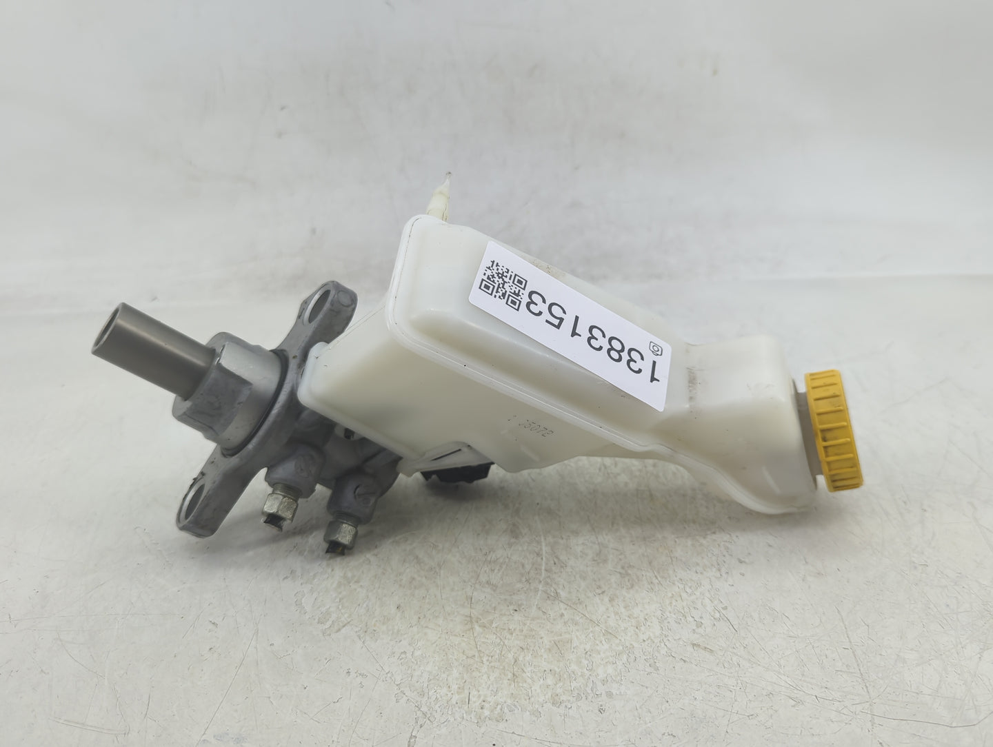 2013-2021 Chevrolet Trax Brake Master Cylinder 1383153 - Oemusedautoparts1.com