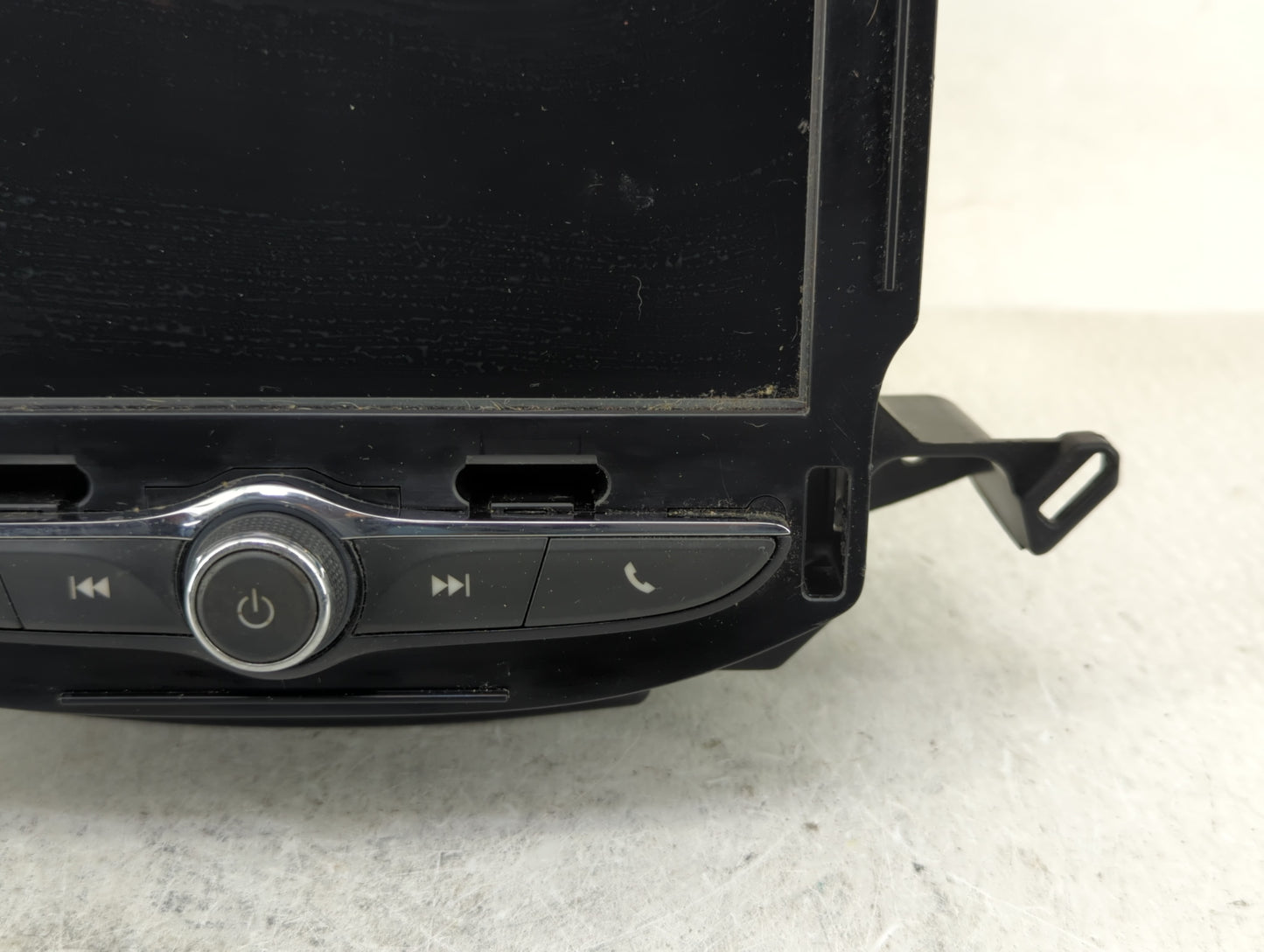 2017-2020 Chevrolet Trax Radio AM FM Cd Player Receiver Replacement P/N:84785809 Fits Fits 2017 2018 2019 2020 OEM Used Auto