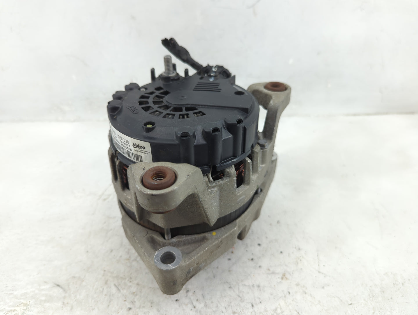 2013-2021 Chevrolet Trax Alternator Replacement Generator Charging Assembly Engine OEM P/N:FGN12S064 2619573 Fits OEM Used A