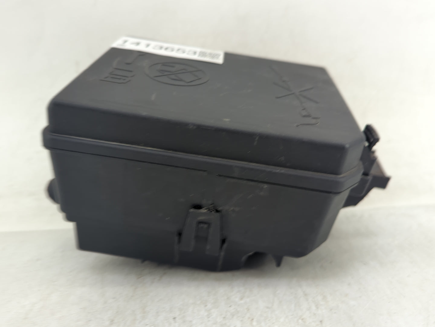 2018-2021 Chevrolet Trax Fusebox Fuse Box Panel Relay Module P/N:42624875 Fits Fits 2018 2019 2020 2021 OEM Used Auto Parts 