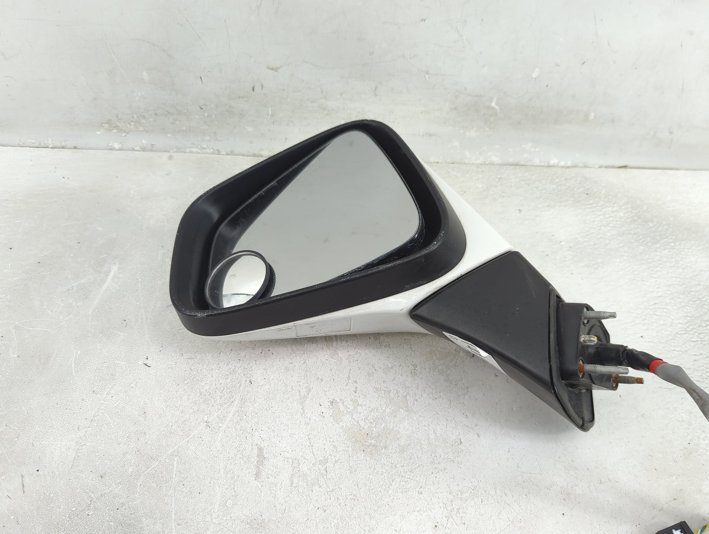 2017-2021 Chevrolet Trax Driver Side View Mirror - Left Door Mirror OEM Used - Oemusedautoparts1.com