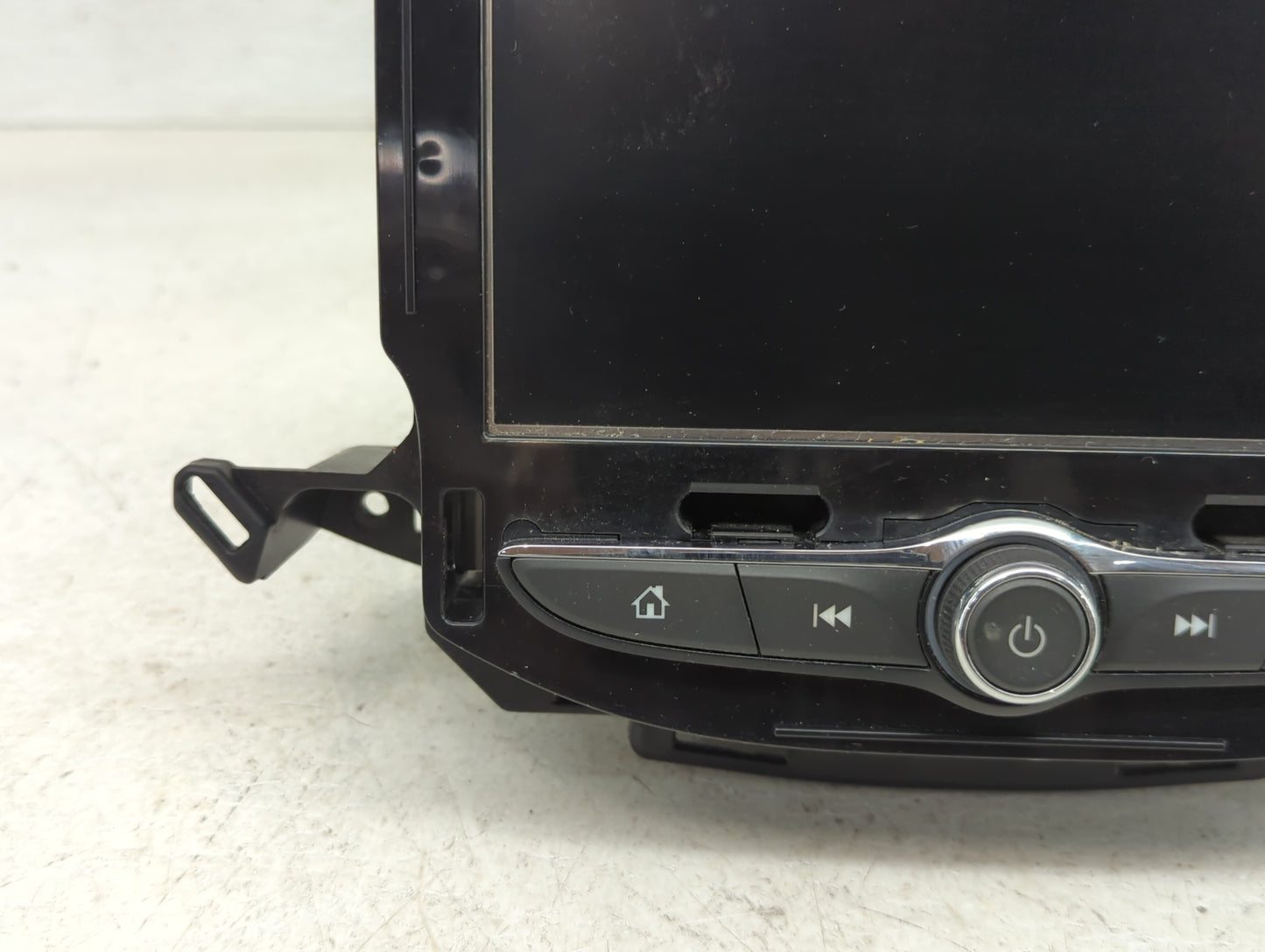 2020 Chevrolet Trax Radio AM FM Cd Player Receiver Replacement P/N:84691595 Fits OEM Used Auto Parts - Oemusedautoparts1.com