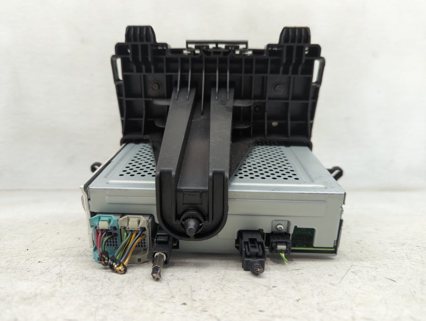 2020 Chevrolet Trax Radio AM FM Cd Player Receiver Replacement P/N:84691595 Fits OEM Used Auto Parts - Oemusedautoparts1.com