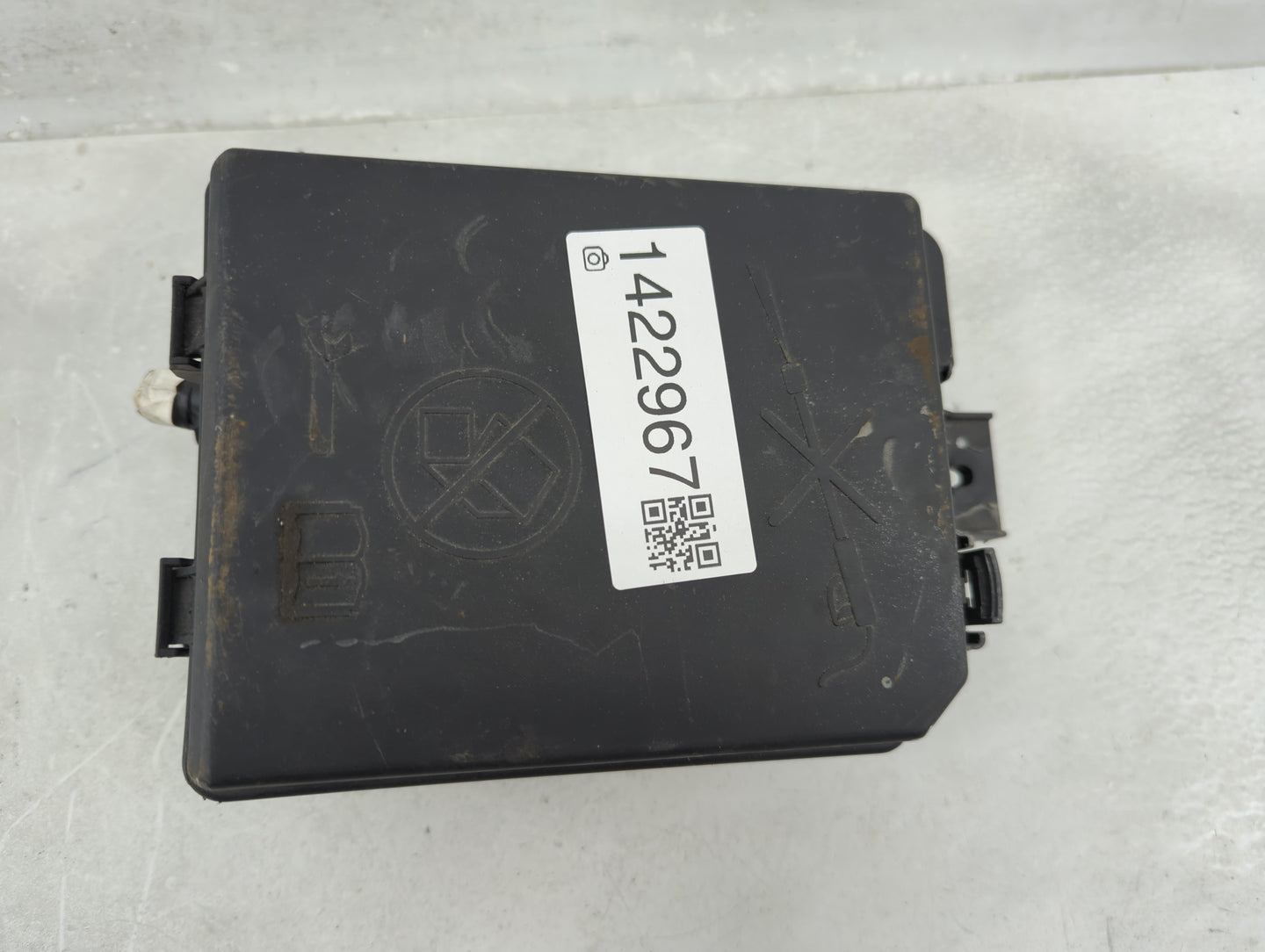 2018-2021 Chevrolet Trax Fusebox Fuse Box Panel Relay Module P/N:42624875 Fits Fits 2018 2019 2020 2021 OEM Used Auto Parts 