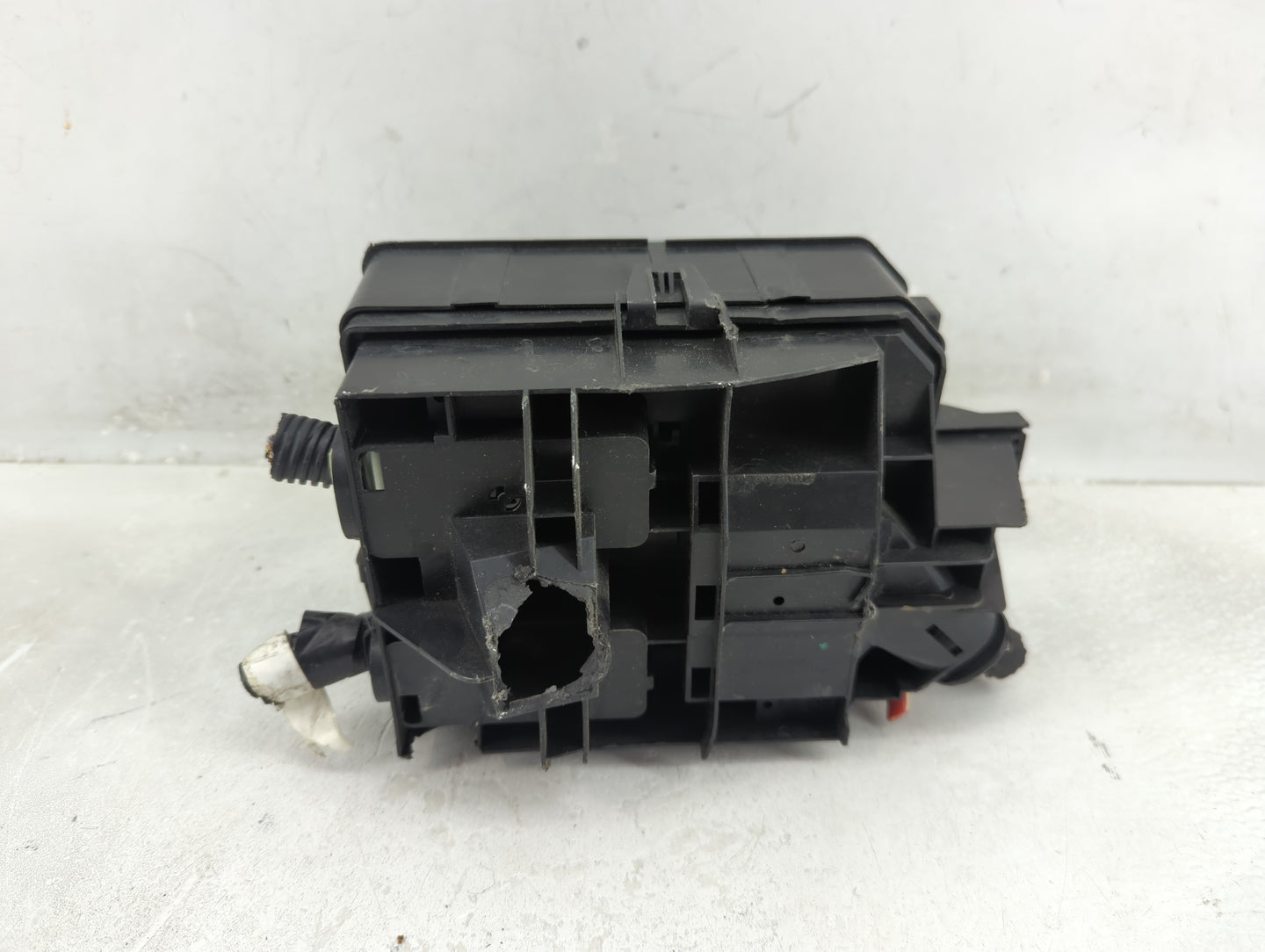 2018-2021 Chevrolet Trax Fusebox Fuse Box Panel Relay Module P/N:42624875 Fits Fits 2018 2019 2020 2021 OEM Used Auto Parts 