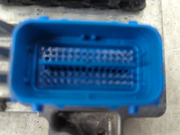 2017-2021 Chevrolet Trax PCM Engine Control Computer ECU ECM PCU OEM P/N:12698131 12692201 Fits Fits 2017 2018 2019 2020 2021 OEM Used Auto Parts