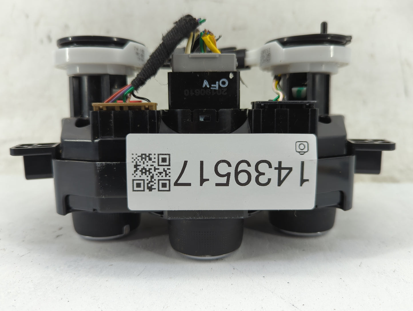 2017-2021 Chevrolet Trax Climate Control Module Temperature AC/Heater Replacement P/N:42588188 545329302 Fits OEM Used Auto 