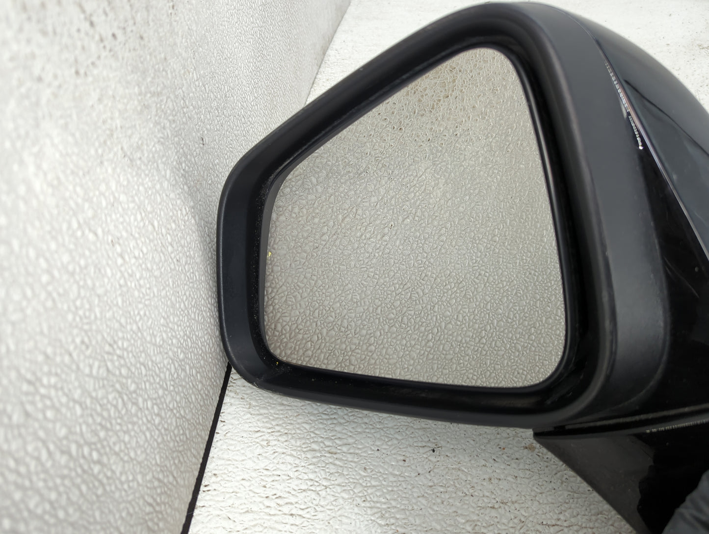 2017-2020 Chevrolet Trax Driver Side View Mirror - Left Door Mirror OEM Used - Oemusedautoparts1.com