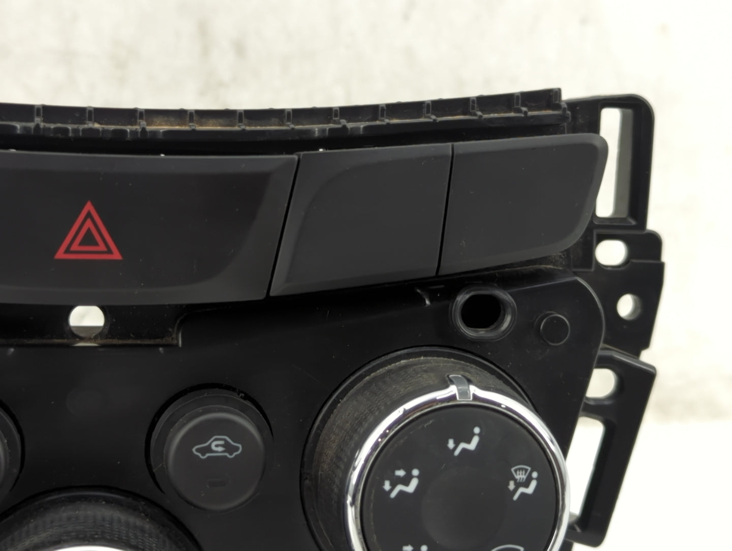 2017-2021 Chevrolet Trax Climate Control Module Temperature AC/Heater Replacement P/N:42588188 Fits Fits 2017 2018 2019 2020