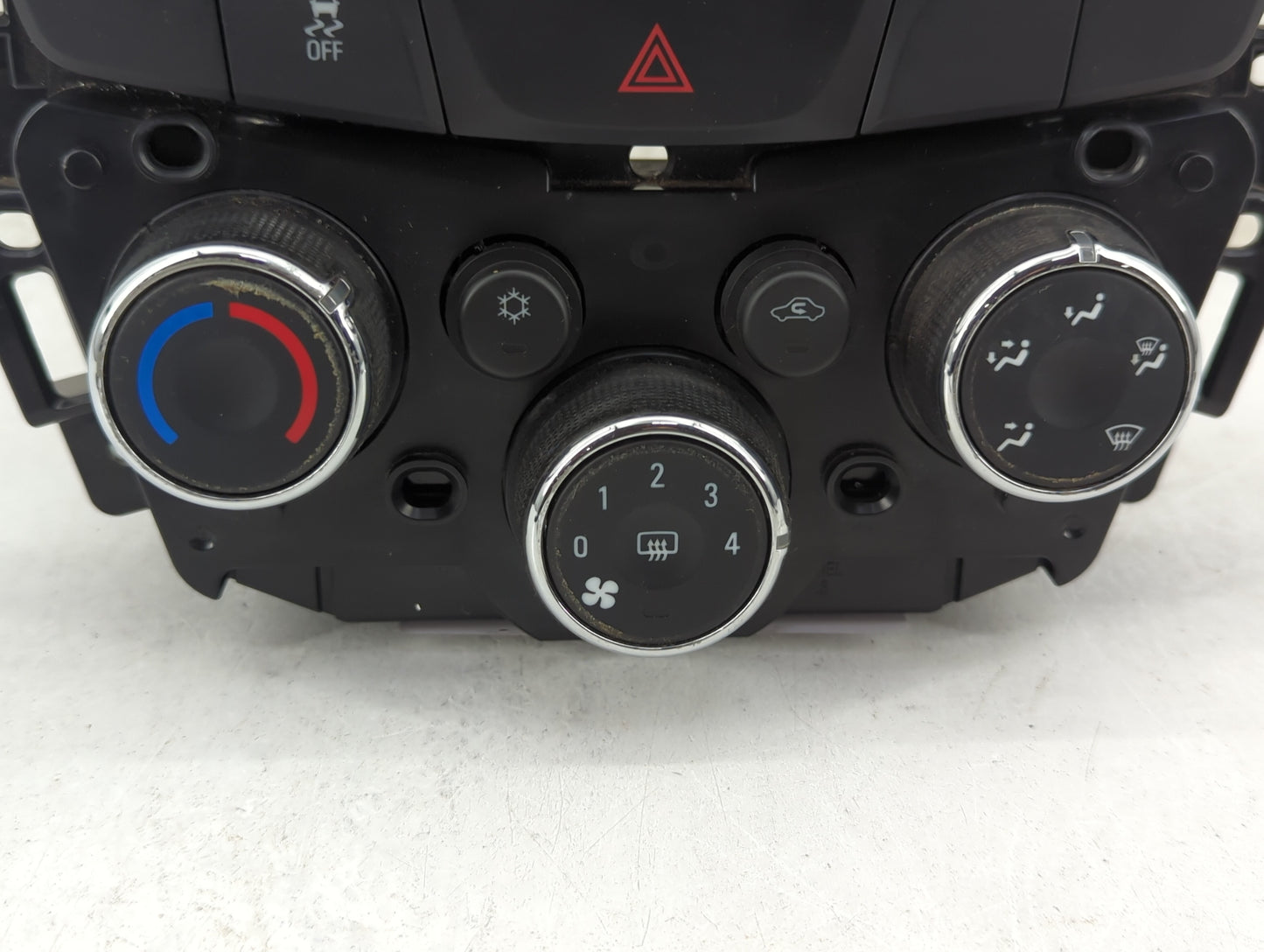 2017-2021 Chevrolet Trax Climate Control Module Temperature AC/Heater Replacement P/N:42588188 Fits Fits 2017 2018 2019 2020