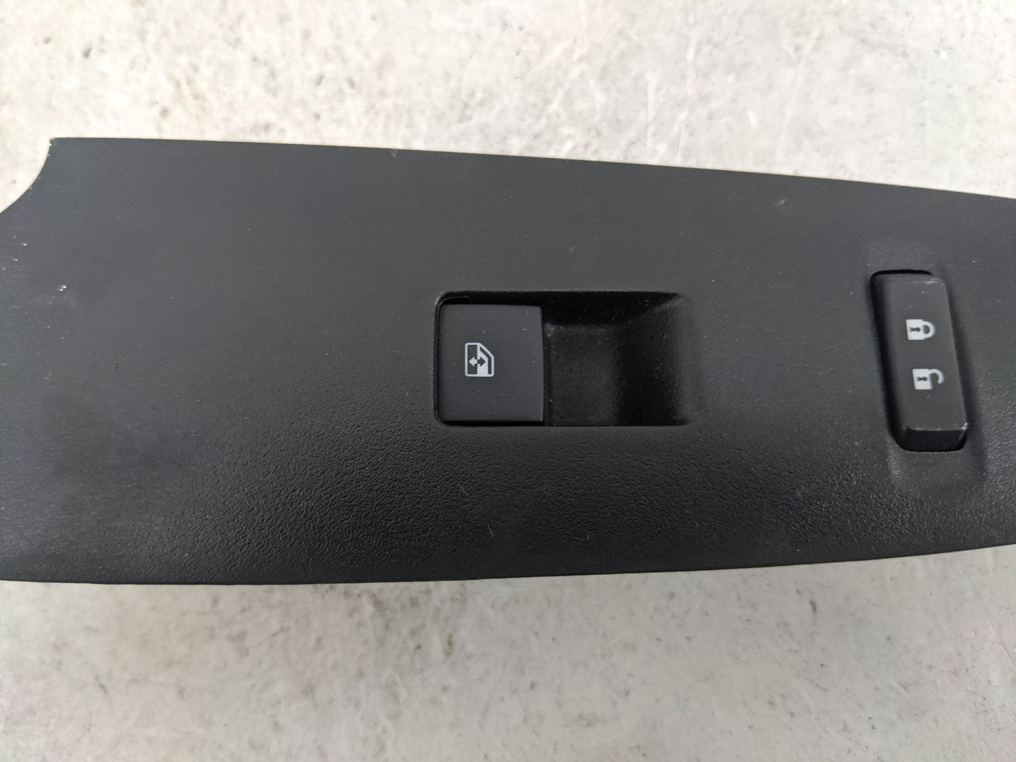 2017-2021 Chevrolet Trax Passenger Right Power Window Switch - Oemusedautoparts1.com