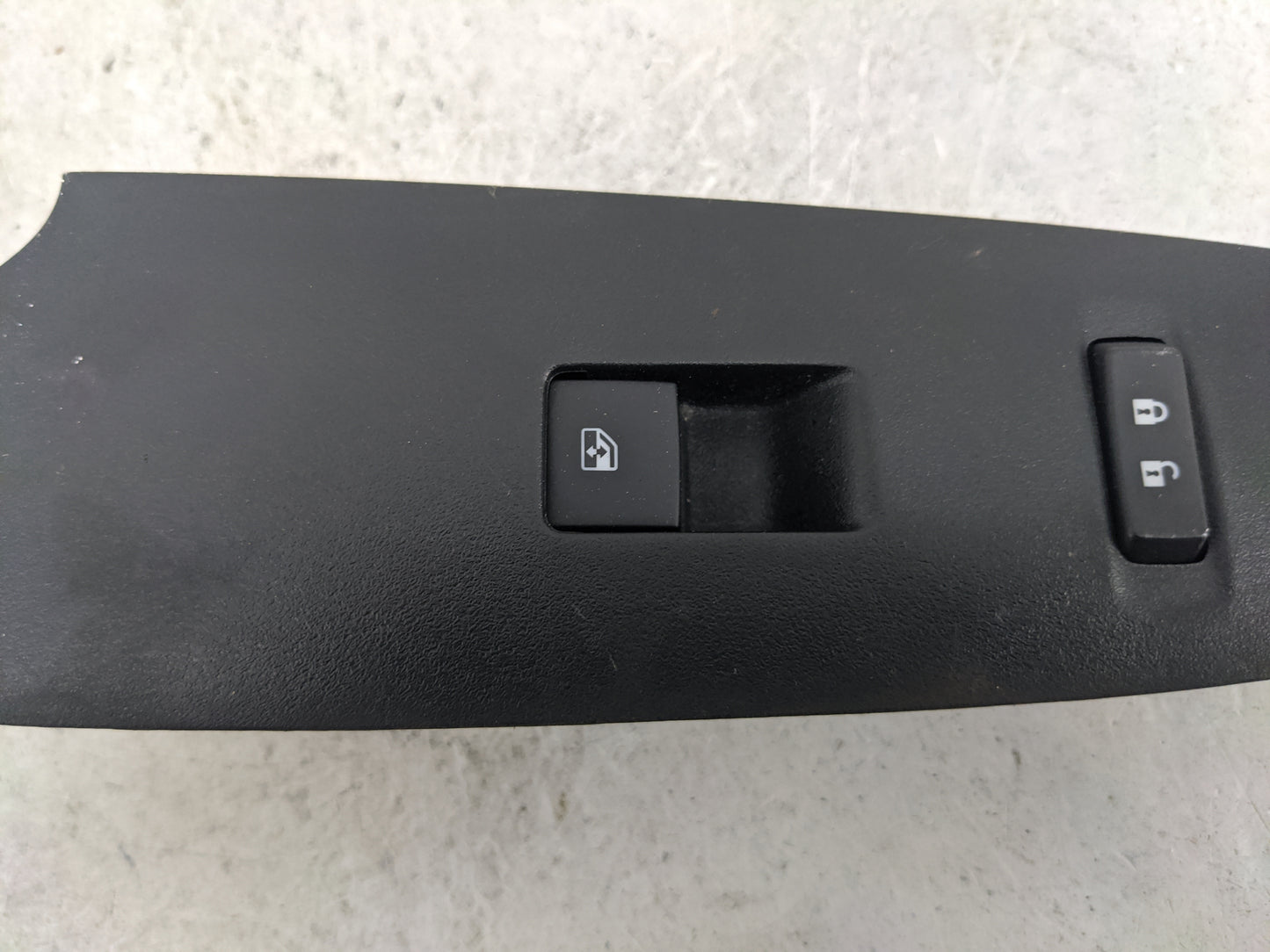 2017-2021 Chevrolet Trax Passenger Right Power Window Switch - Oemusedautoparts1.com