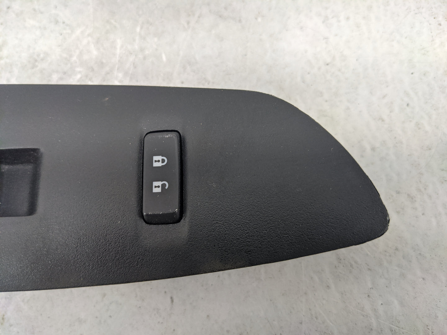 2017-2021 Chevrolet Trax Passenger Right Power Window Switch - Oemusedautoparts1.com