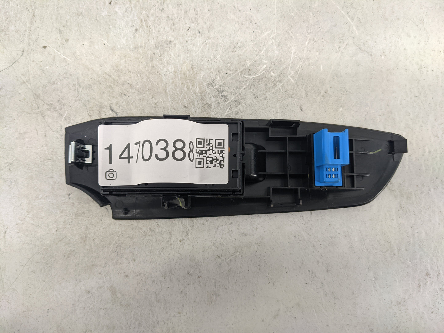 2017-2021 Chevrolet Trax Passenger Right Power Window Switch - Oemusedautoparts1.com