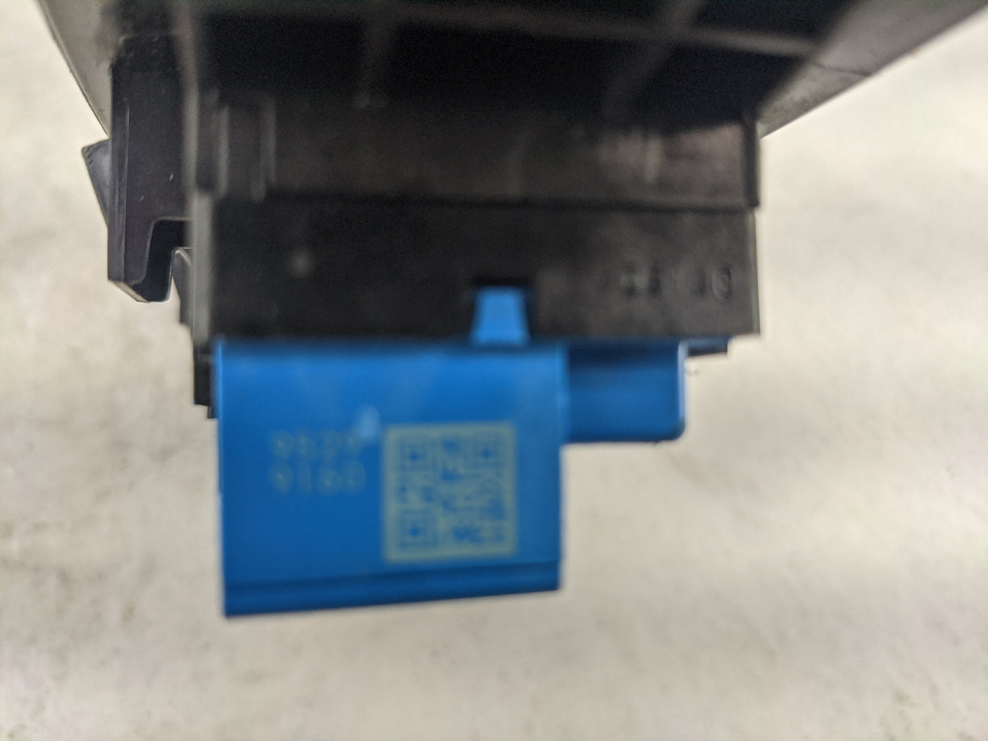 2017-2021 Chevrolet Trax Passenger Right Power Window Switch - Oemusedautoparts1.com