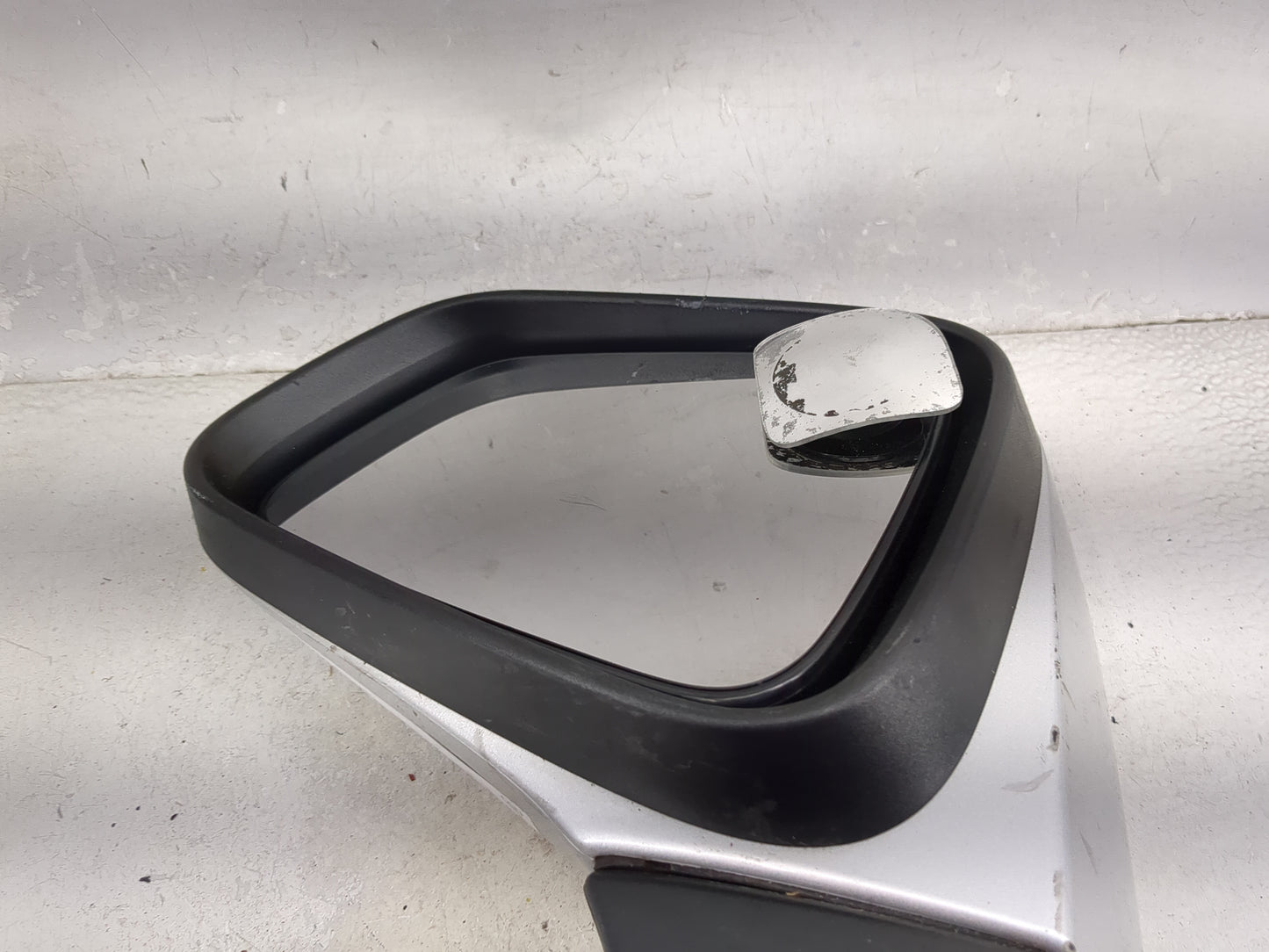 2017-2020 Chevrolet Trax Driver Side View Mirror - Left Door Mirror OEM Used - Oemusedautoparts1.com