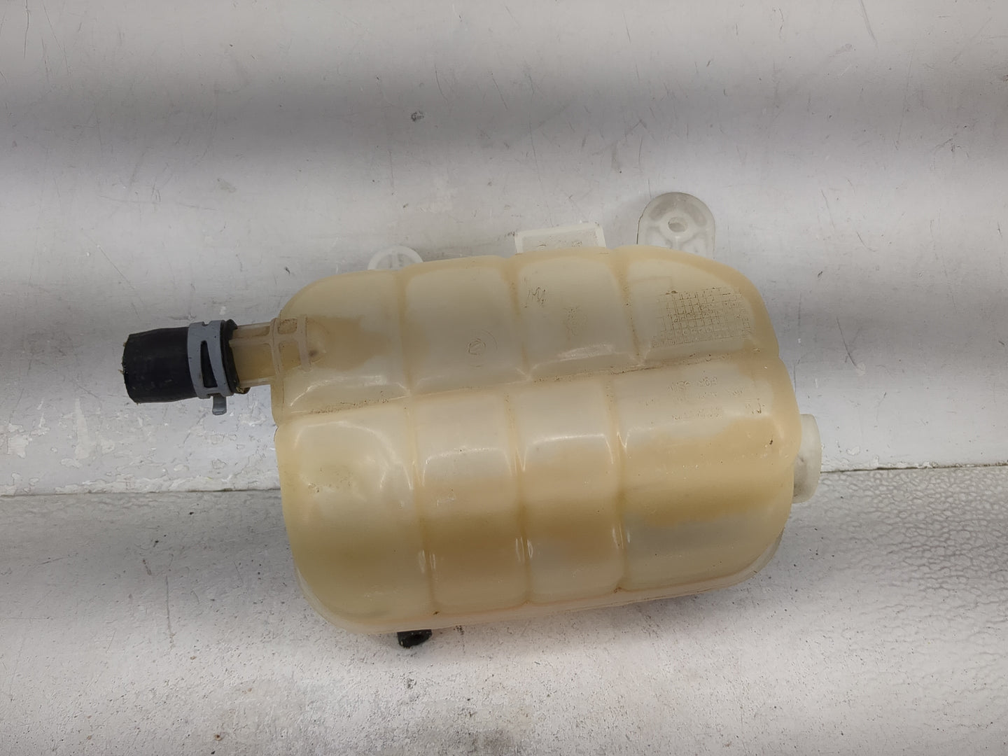 2013-2021 Chevrolet Trax Radiator Coolant Overflow Expansion Tank Bottle 1477133 - Oemusedautoparts1.com
