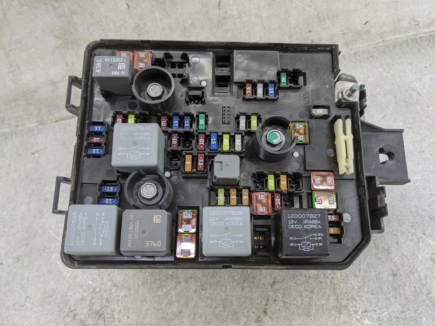 2018-2021 Chevrolet Trax Fusebox Fuse Box Panel Relay Module P/N:94520906 Fits Fits 2018 2019 2020 2021 OEM Used Auto Parts 